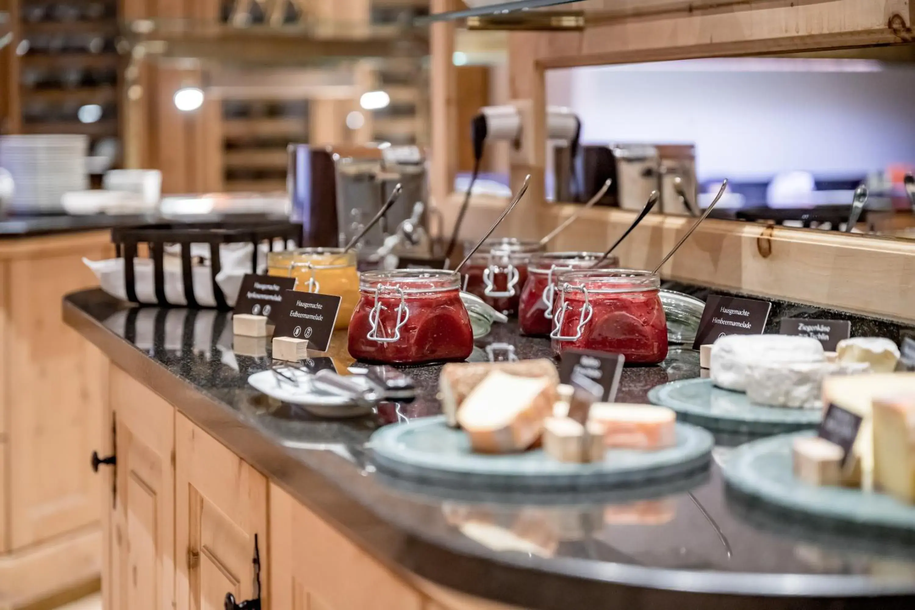 Restaurant/places to eat in Relais & Châteaux Chasa Montana Restaurant/places to eat in Relais & Châteaux Chasa Montana