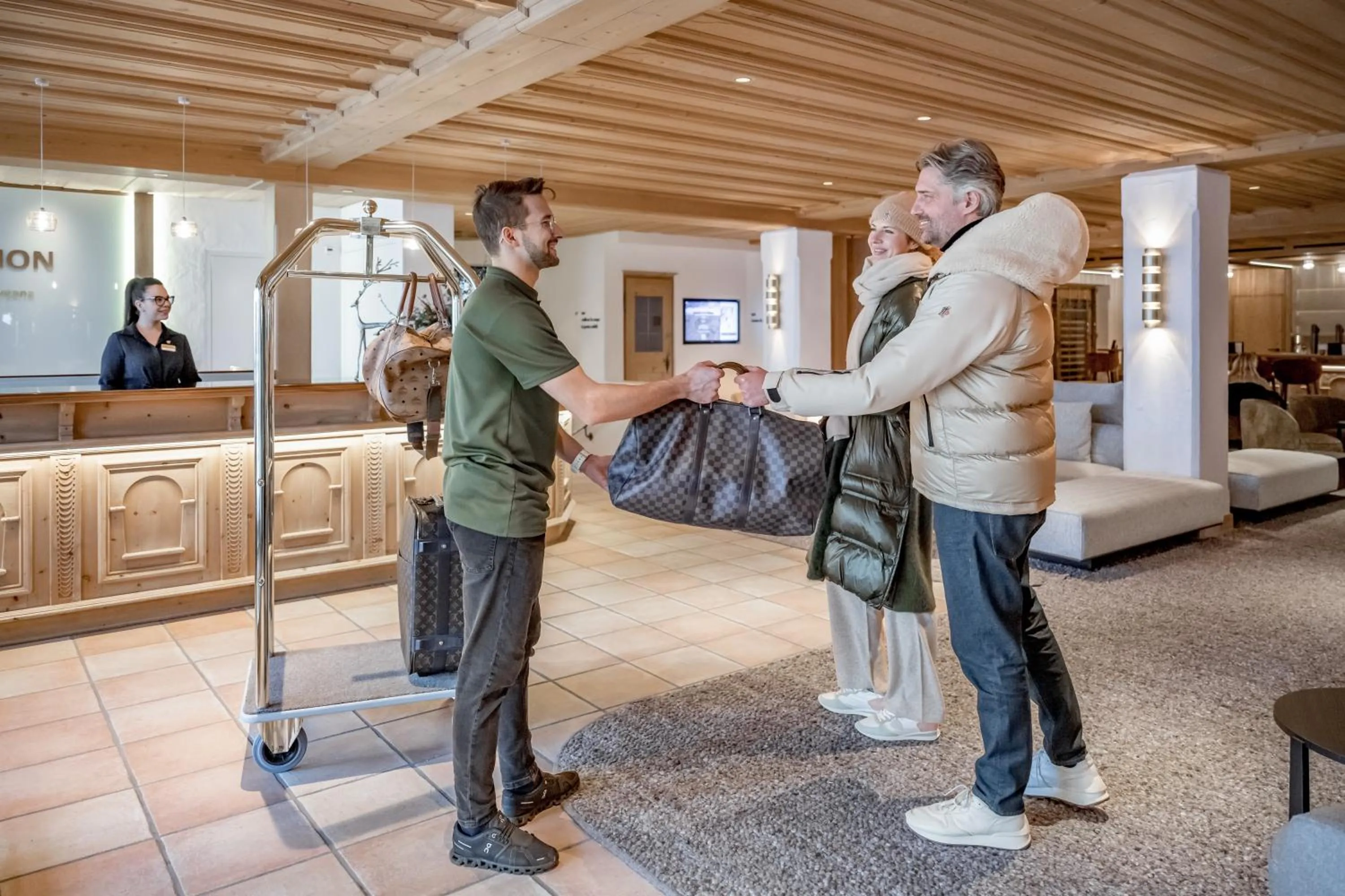 Lobby or reception in Relais & Châteaux Chasa Montana