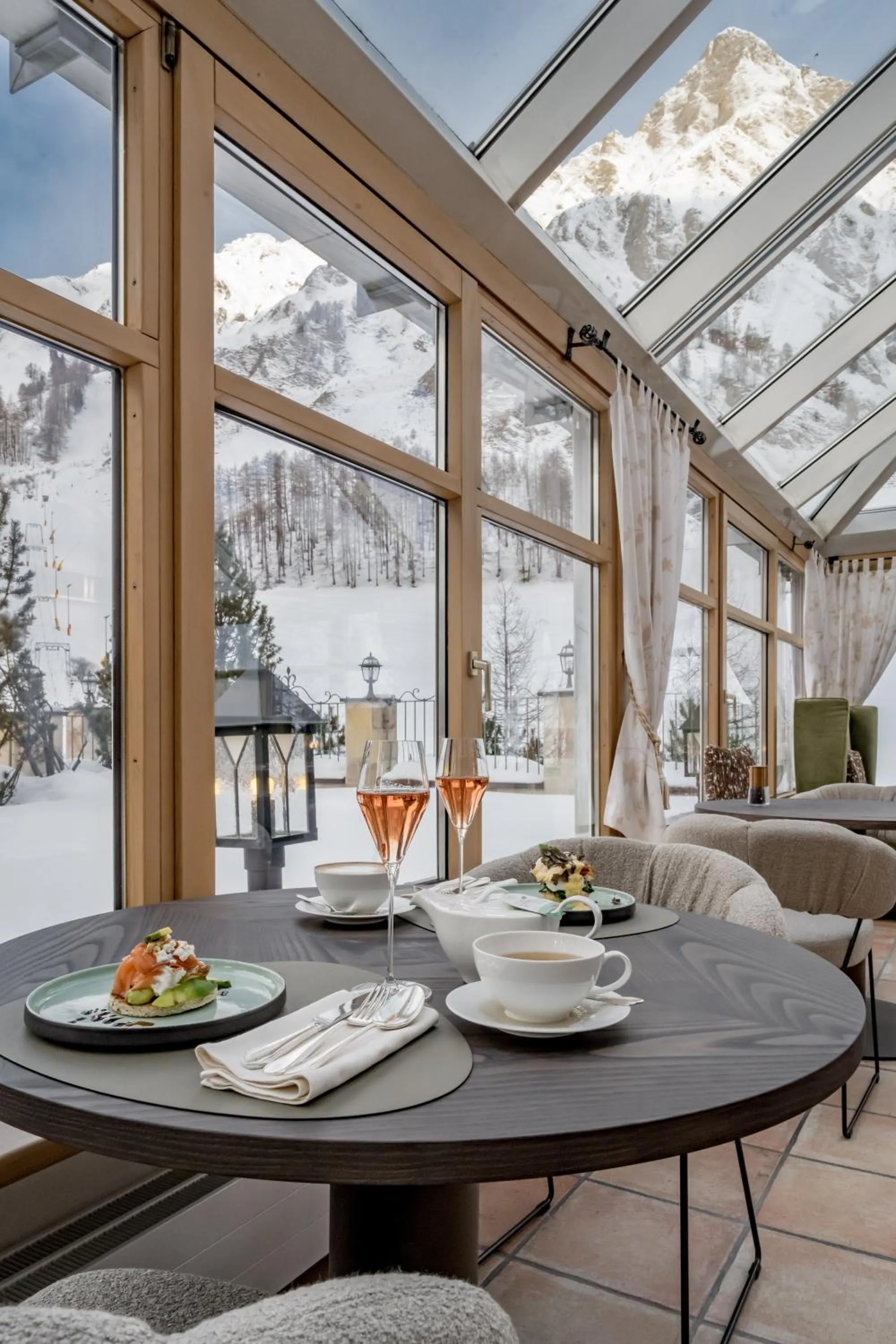 Restaurant/places to eat in Relais & Châteaux Chasa Montana