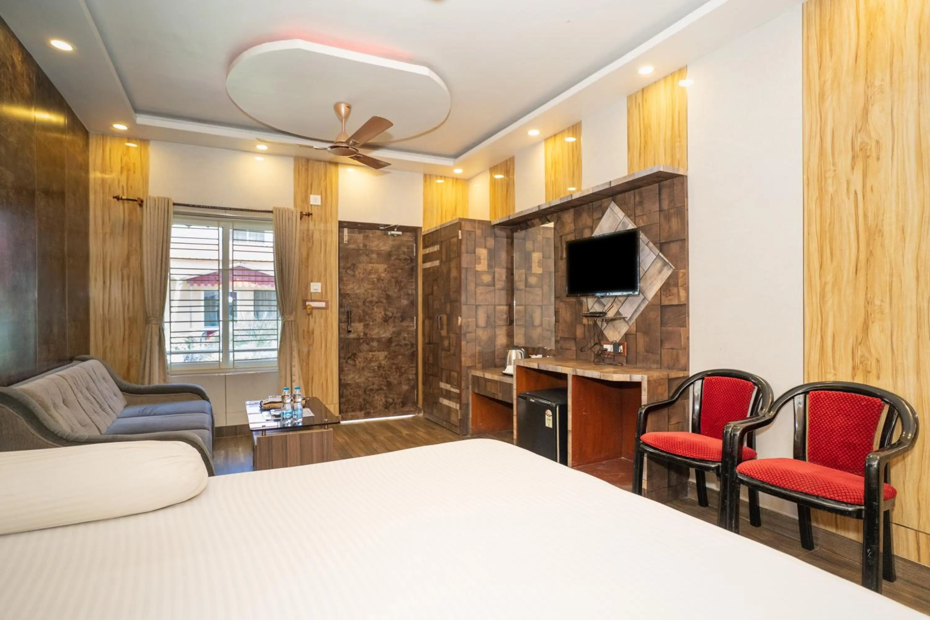 Communal lounge/ TV room, Bed in Sher Bengal Beach Resort