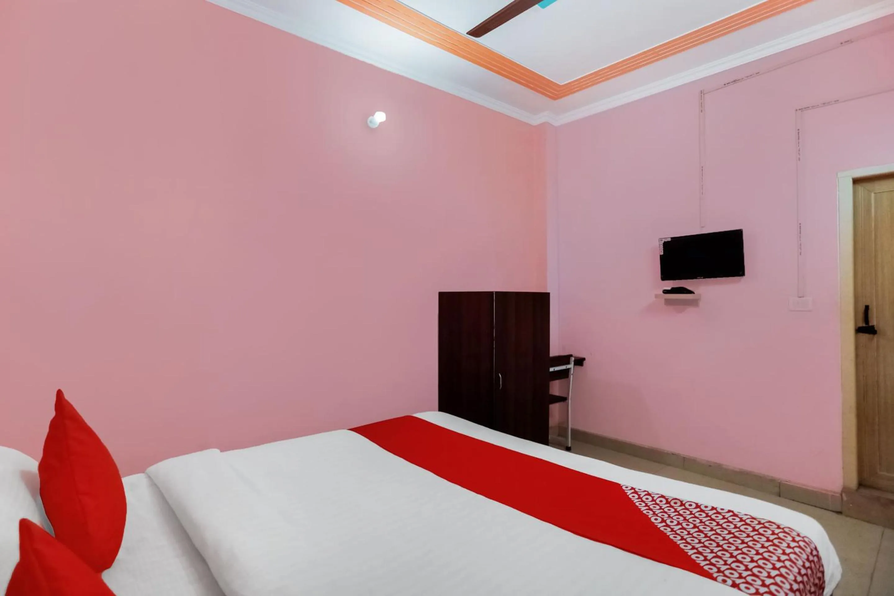Bedroom, Bed in Bandral Residency