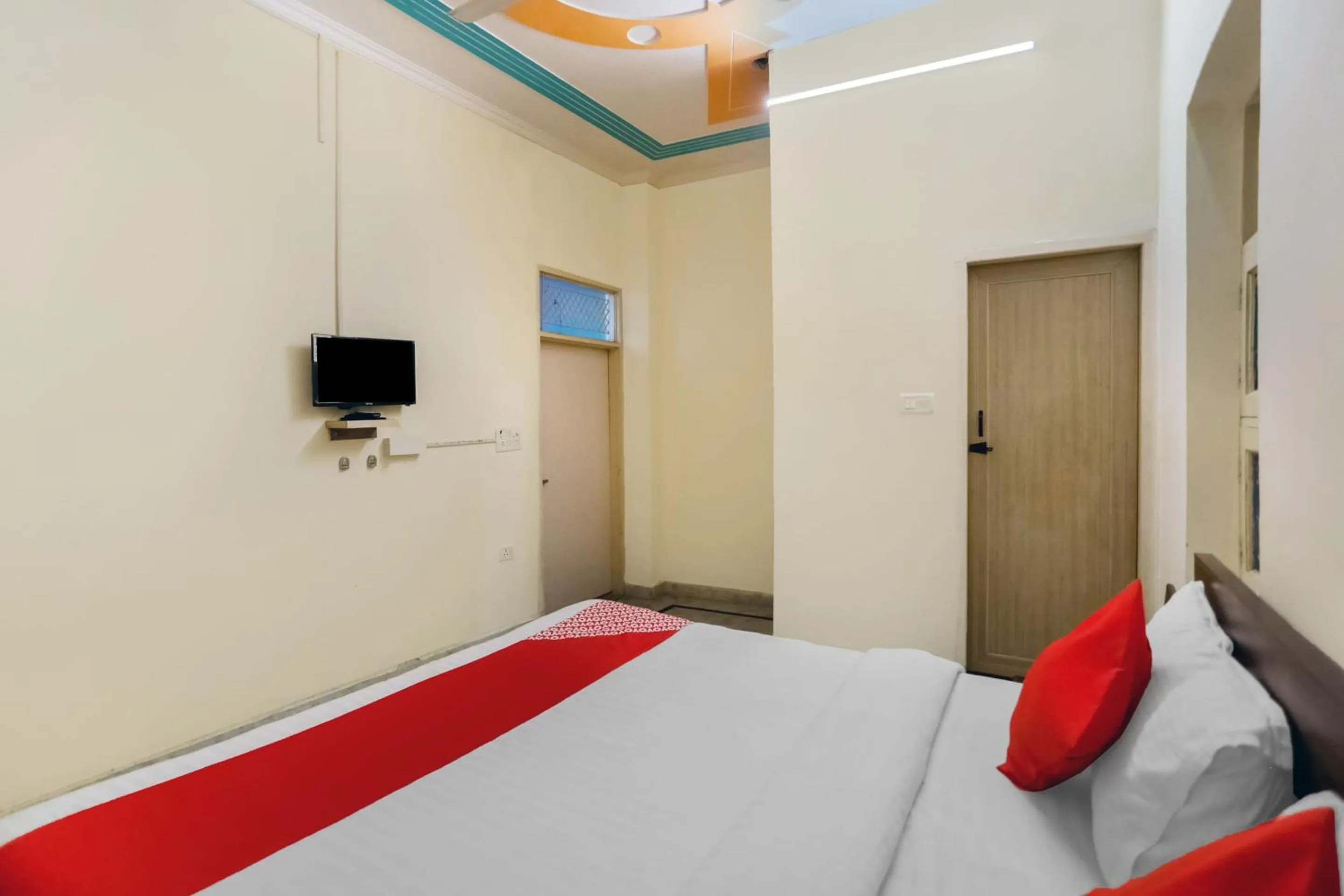 Bedroom, Bed in Bandral Residency