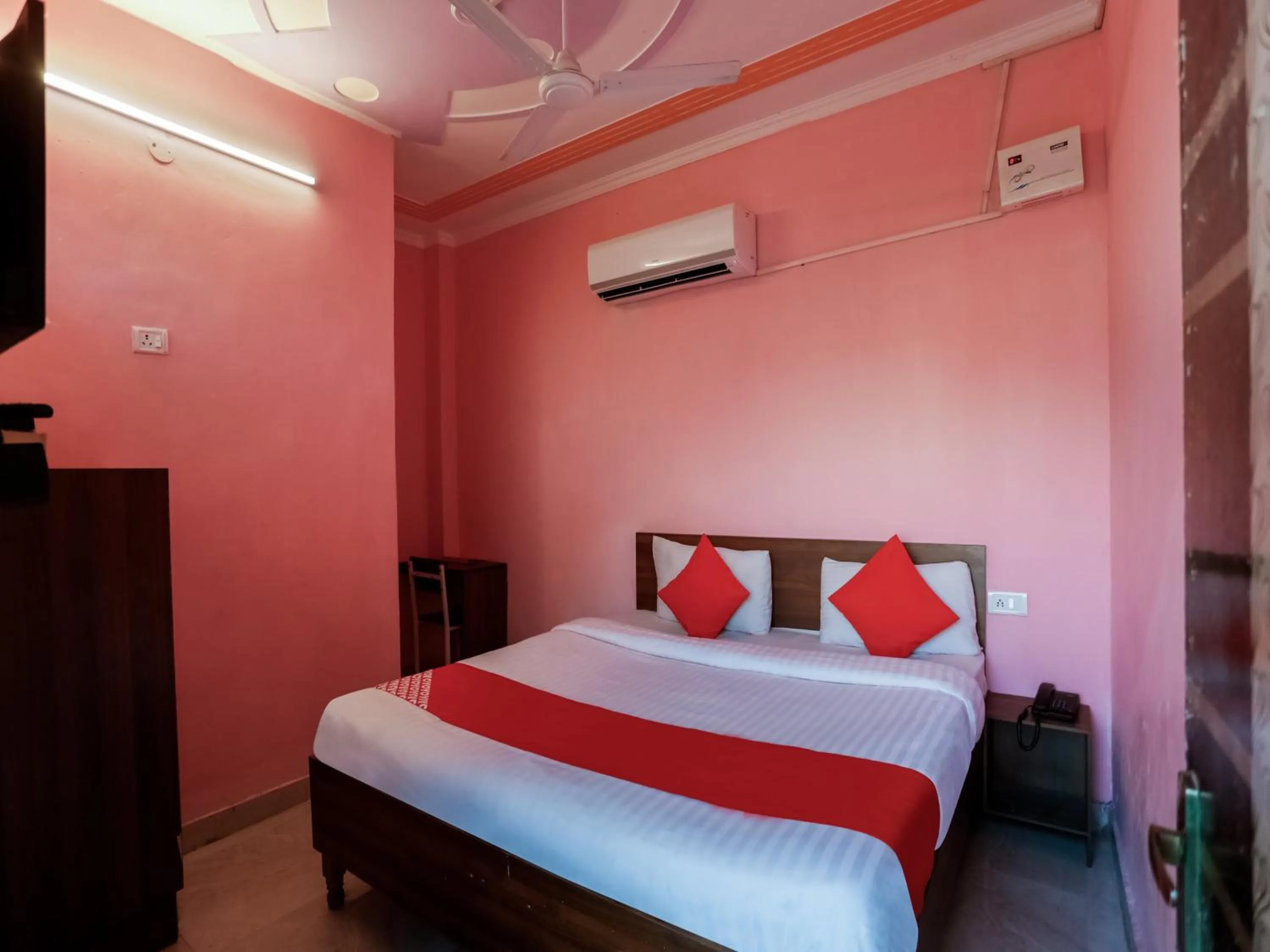 Bedroom, Bed in Bandral Residency