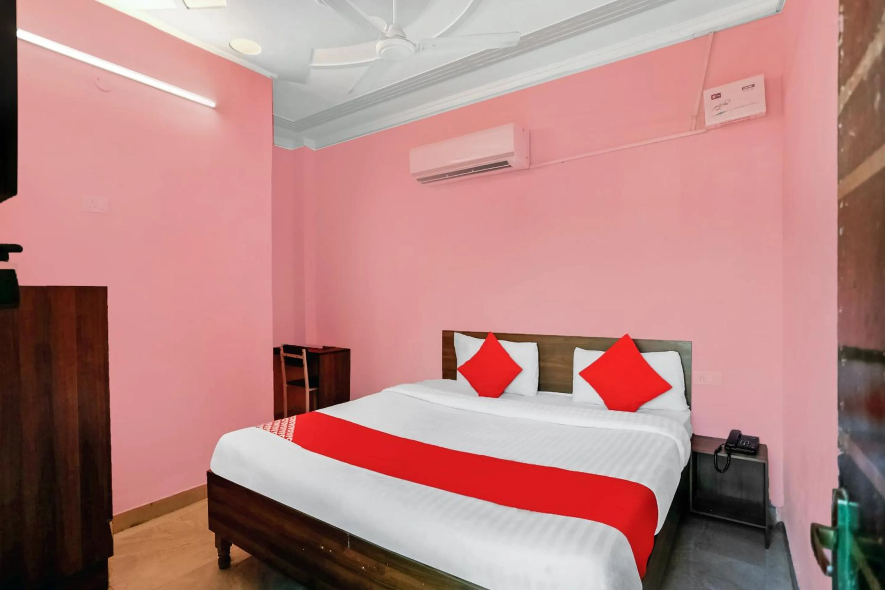 Bedroom, Bed in Bandral Residency