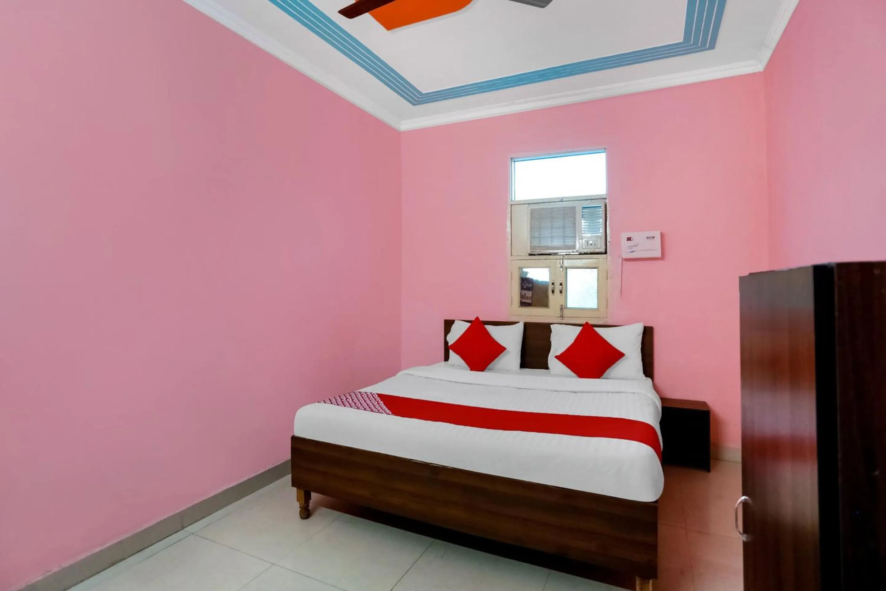 Bedroom, Bed in Bandral Residency