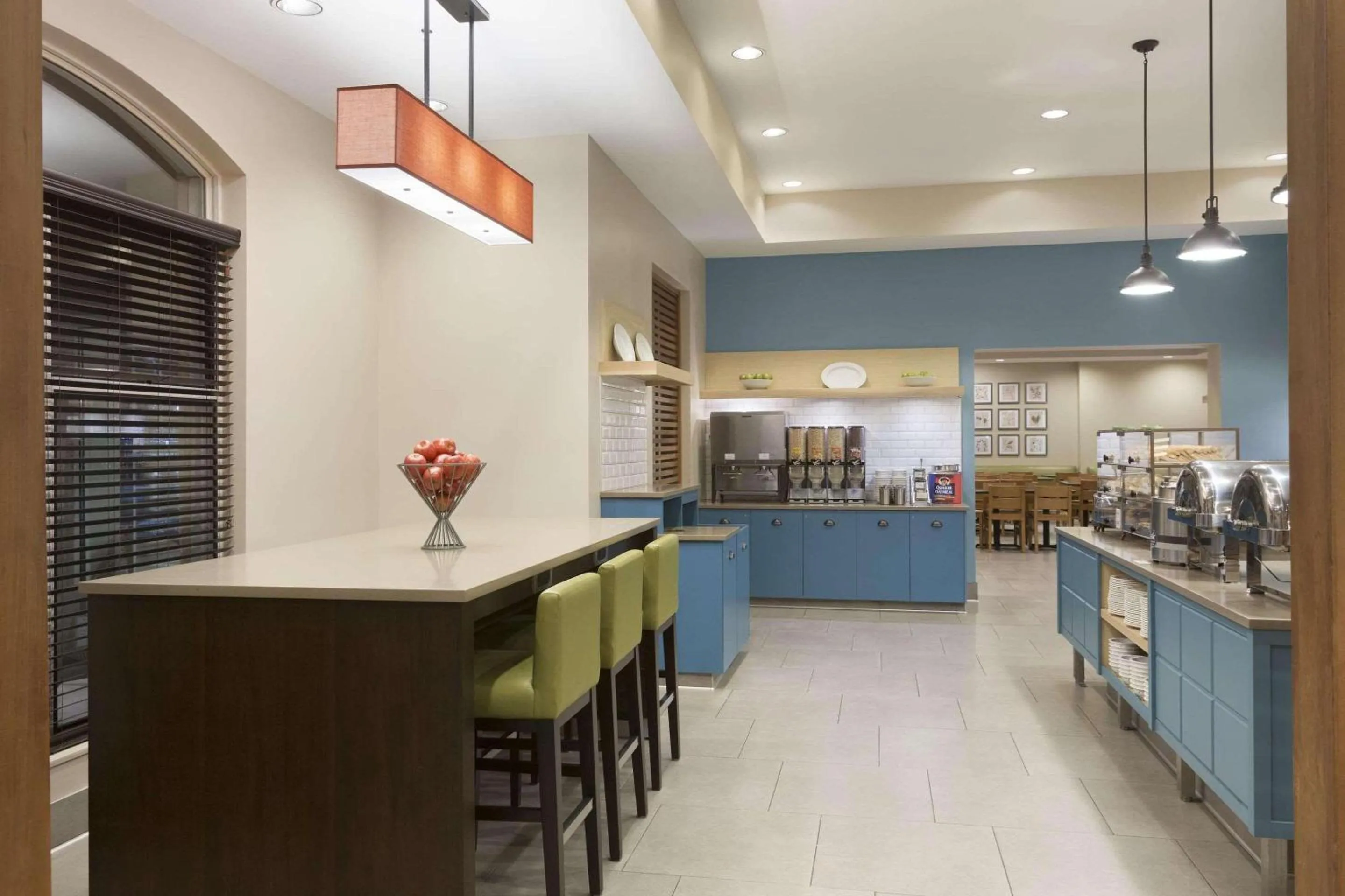 Restaurant/places to eat in Park Plaza Minneapolis Mall of America