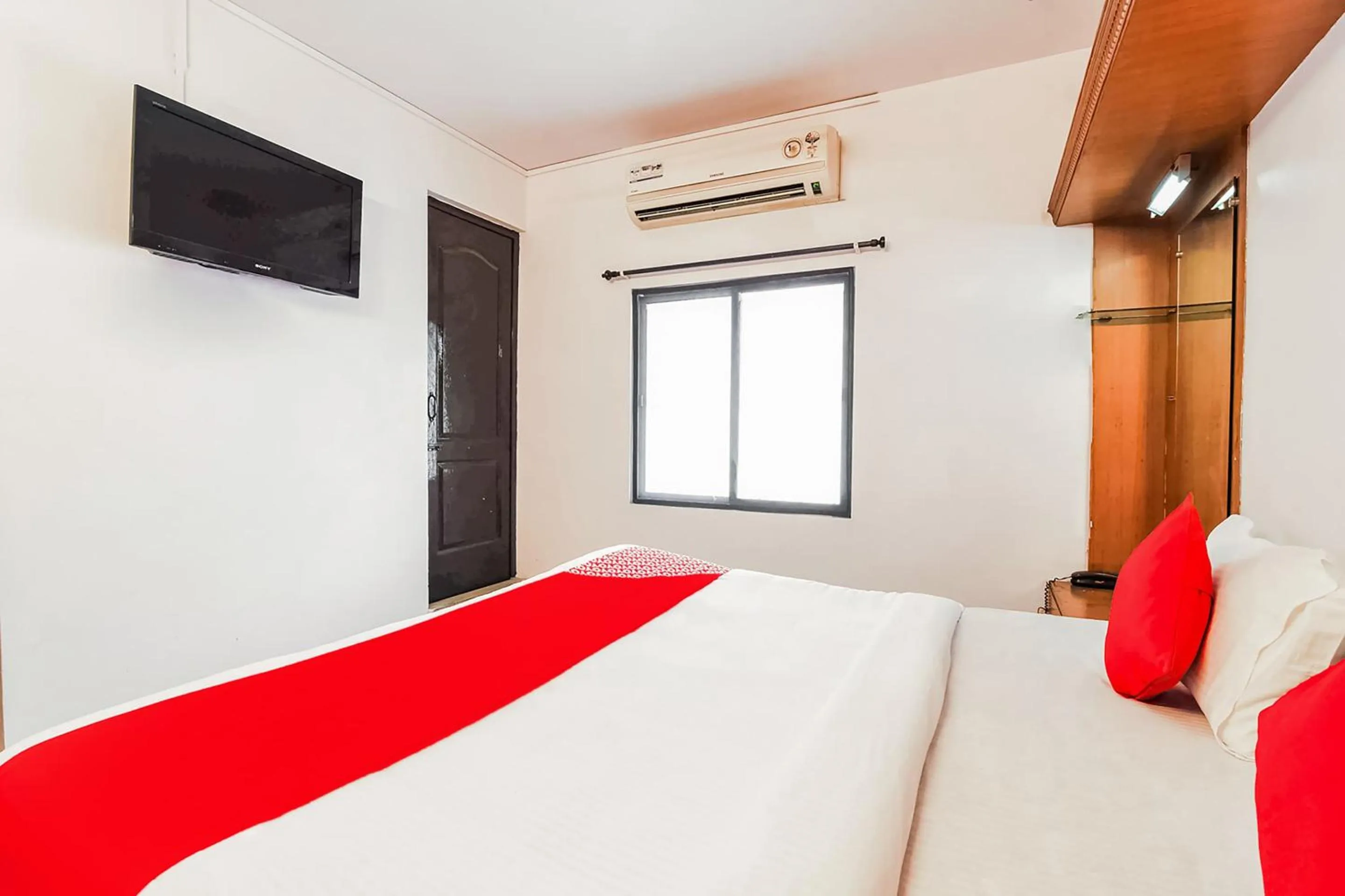 Bedroom, Bed in Hotel O Maruthi Gandhi Park