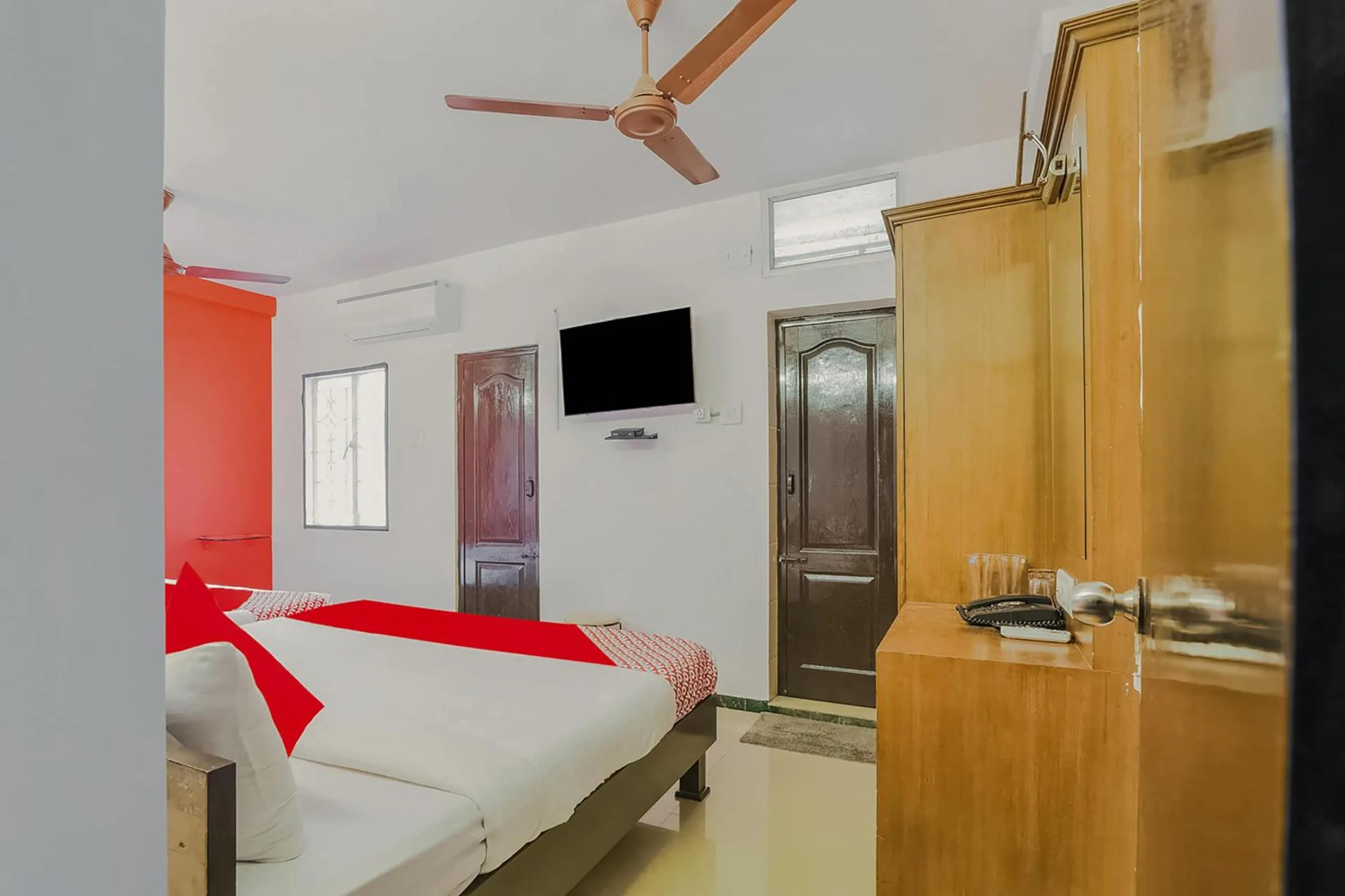 Bedroom, Bed in Hotel O Maruthi Gandhi Park