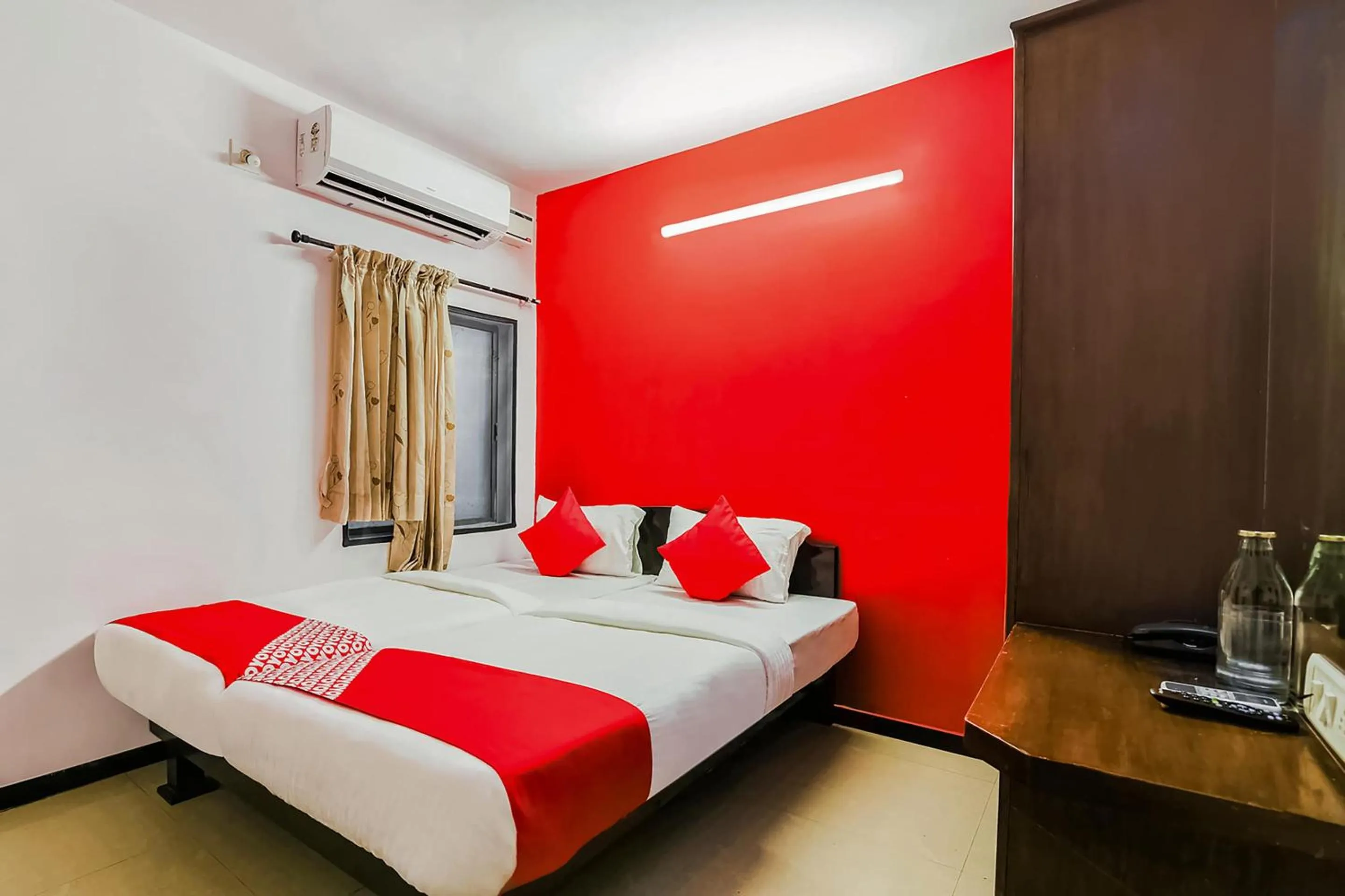 Bedroom, Bed in Hotel O Maruthi Gandhi Park