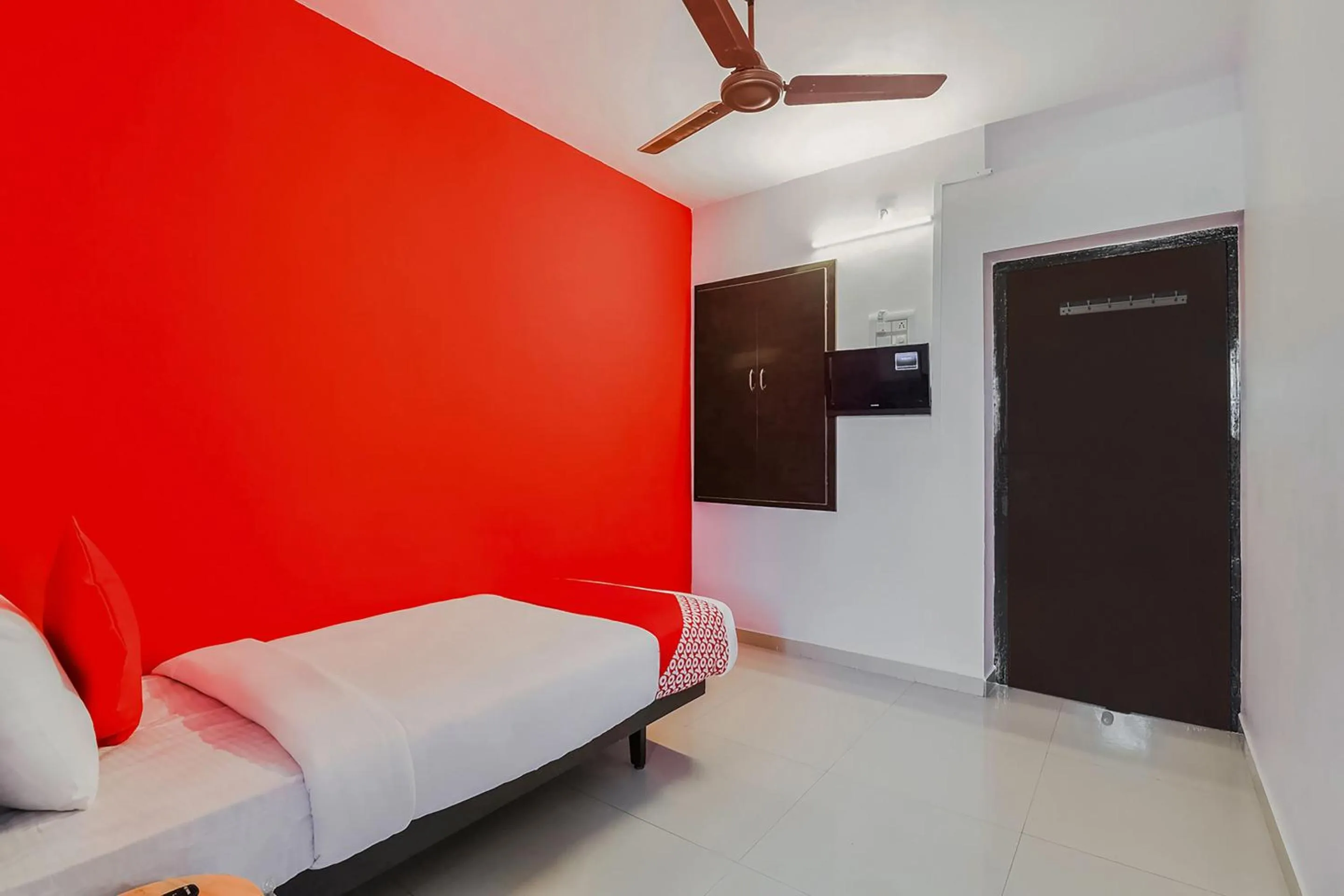 Bedroom, Bed in Hotel O Maruthi Gandhi Park