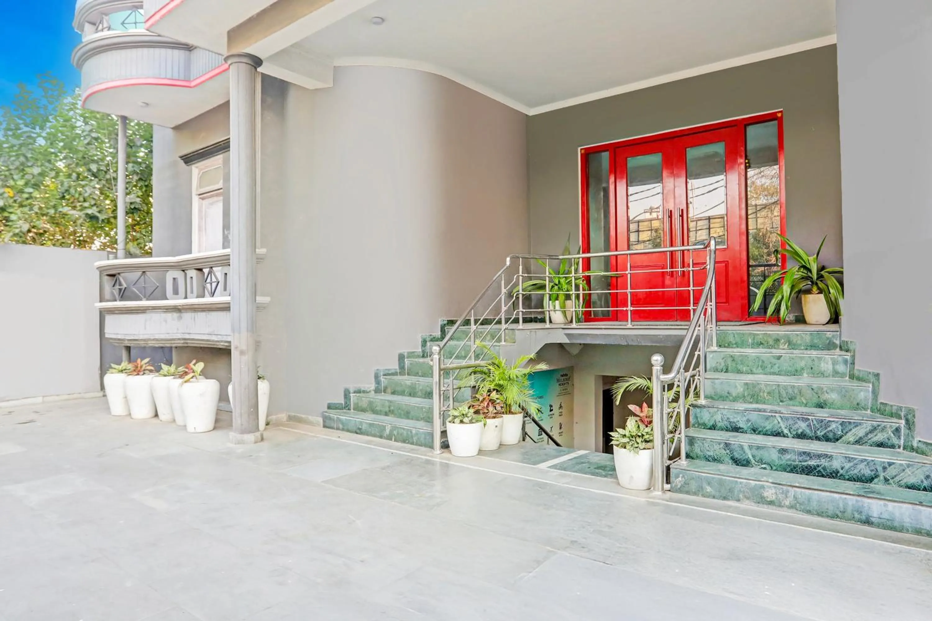 Facade/entrance in Super Townhouse Vijay Khand Gomti Nagar