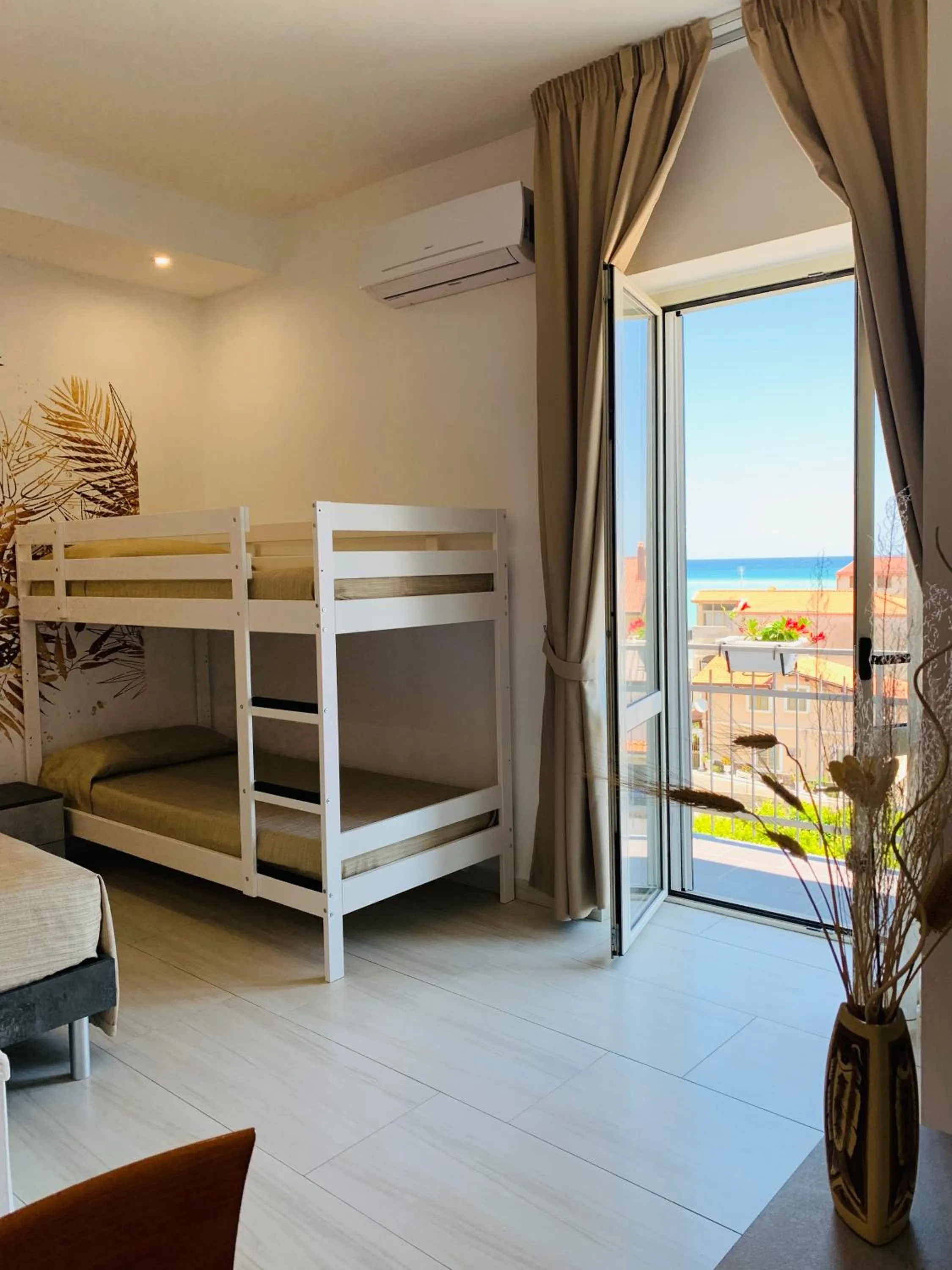 Sea view, Bed in B&B Birillo