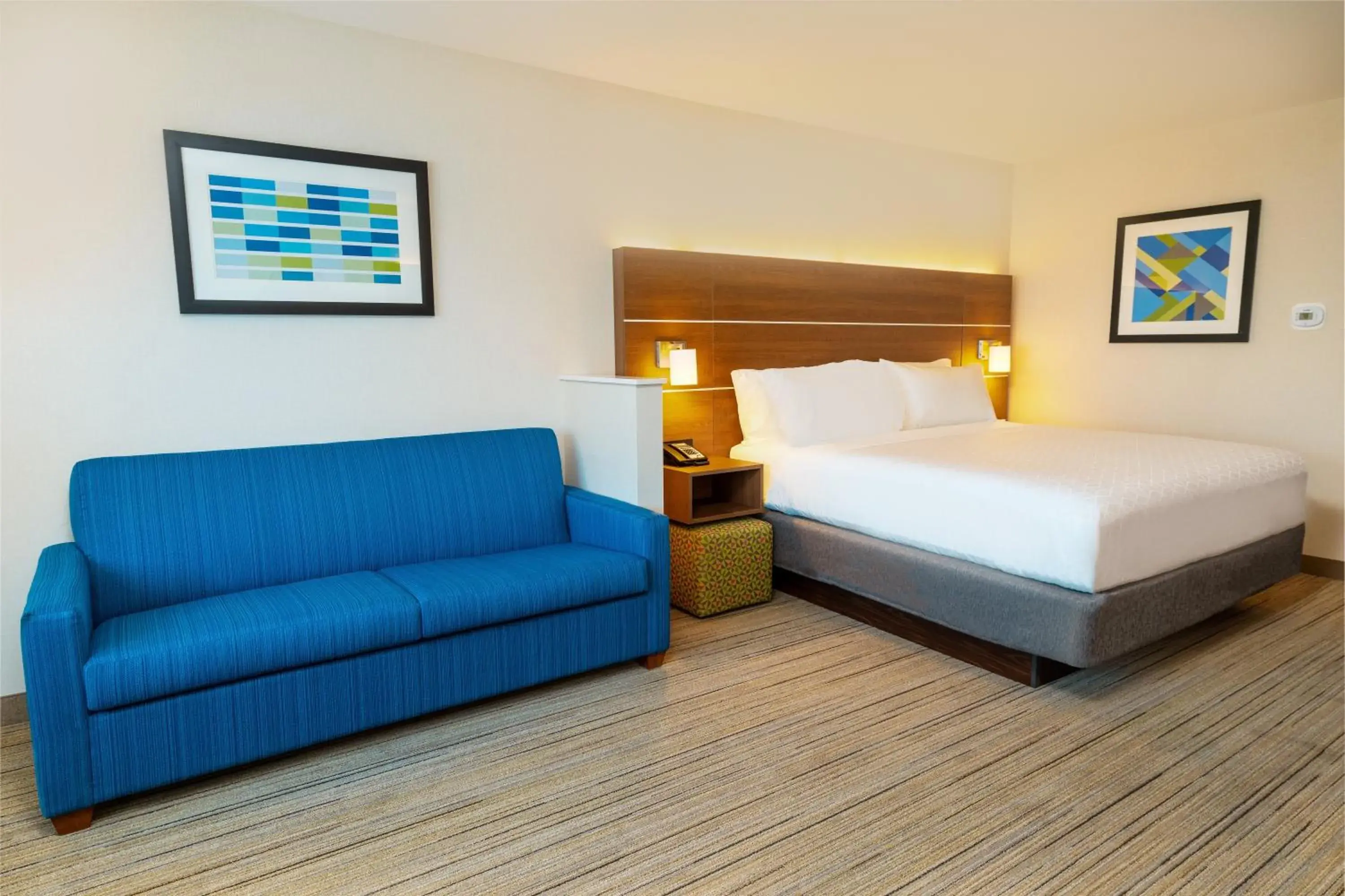 Photo of the whole room, Bed in Holiday Inn Express & Suites - Las Vegas - E Tropicana by IHG Photo of the whole room, Bed in Holiday Inn Express & Suites - Las Vegas - E Tropicana by IHG