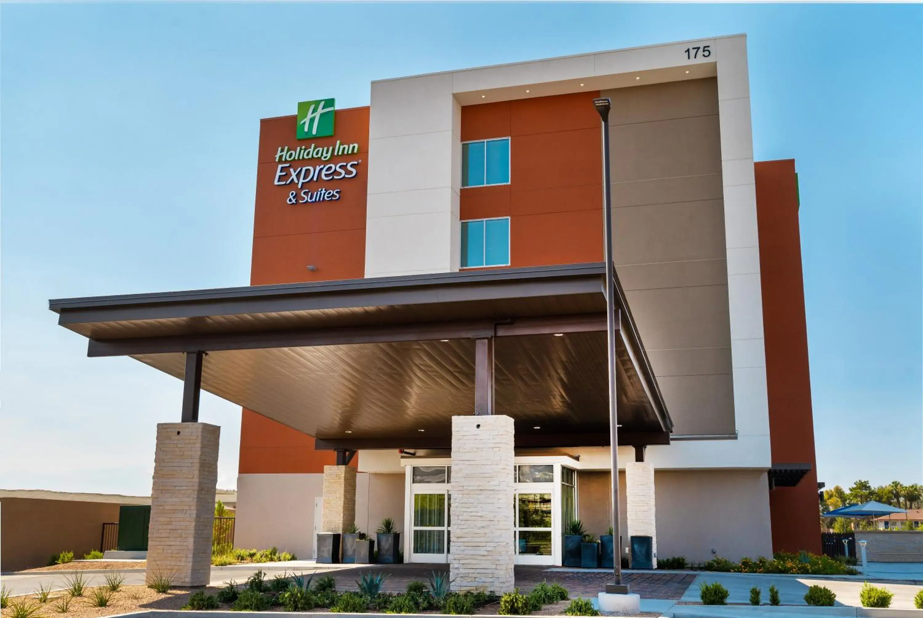 Property building in Holiday Inn Express & Suites - Las Vegas - E Tropicana by IHG Property building in Holiday Inn Express & Suites - Las Vegas - E Tropicana by IHG