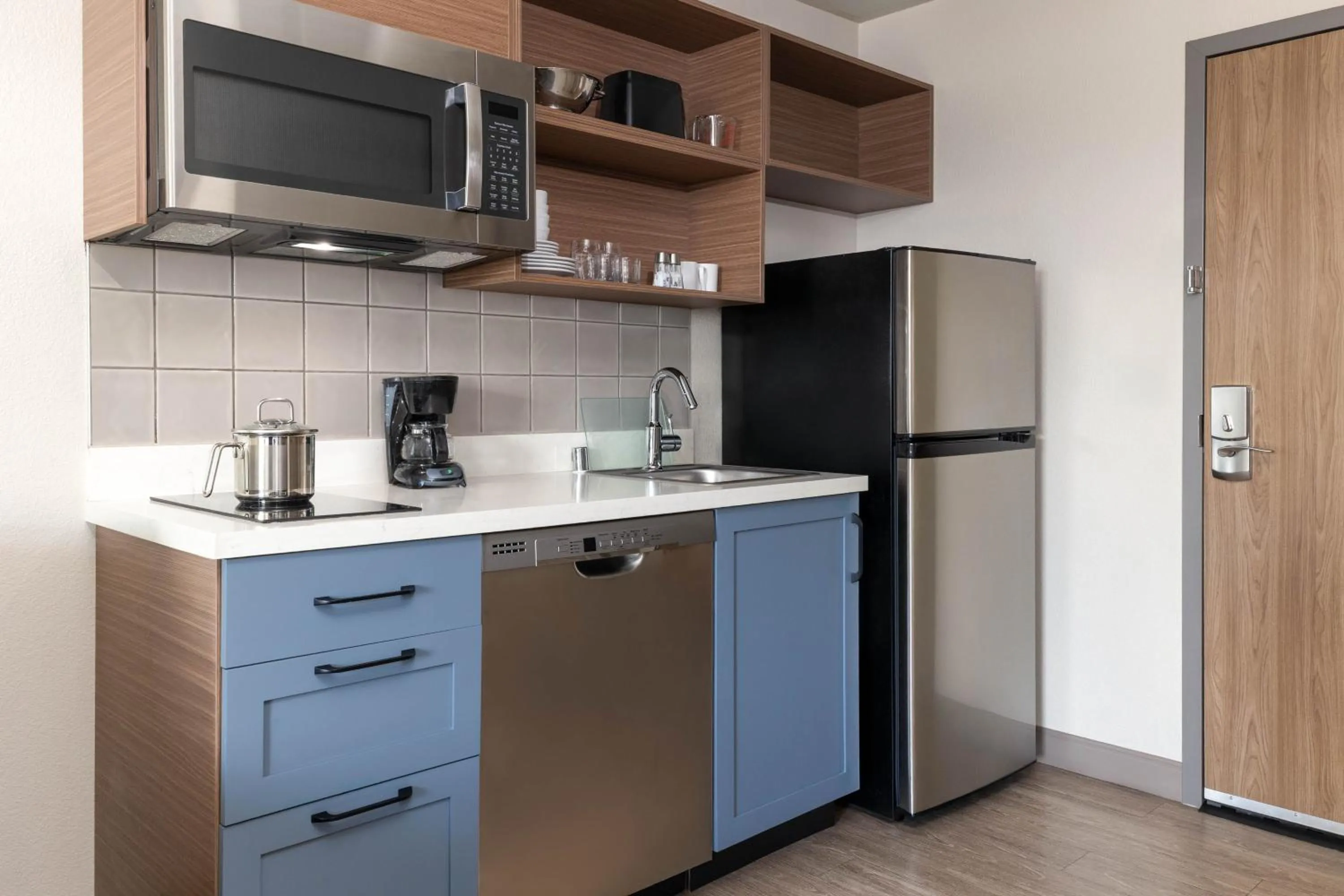 kitchen in Candlewood Suites - Las Vegas - E Tropicana by IHG