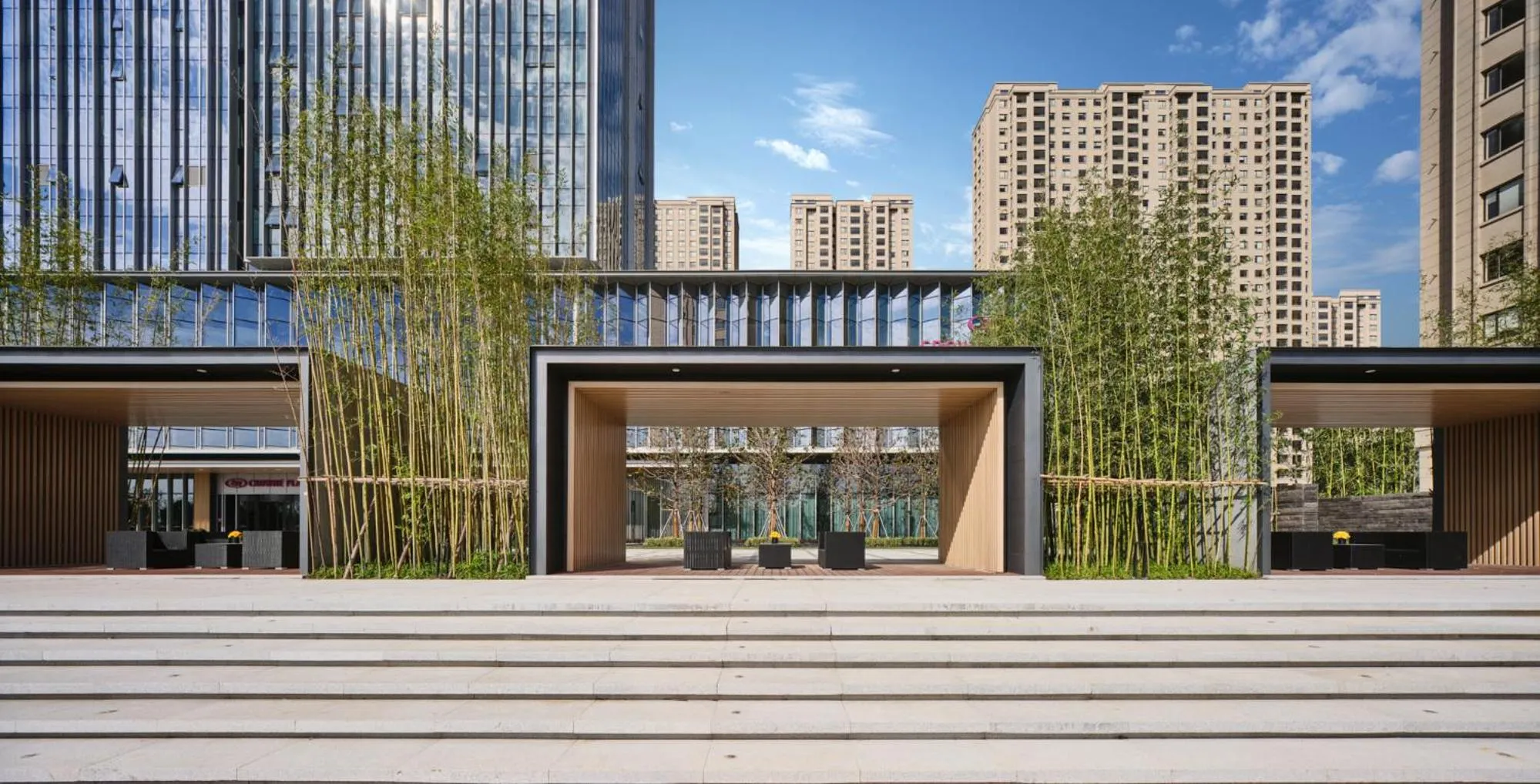 Restaurant/places to eat in Crowne Plaza Qidong by IHG