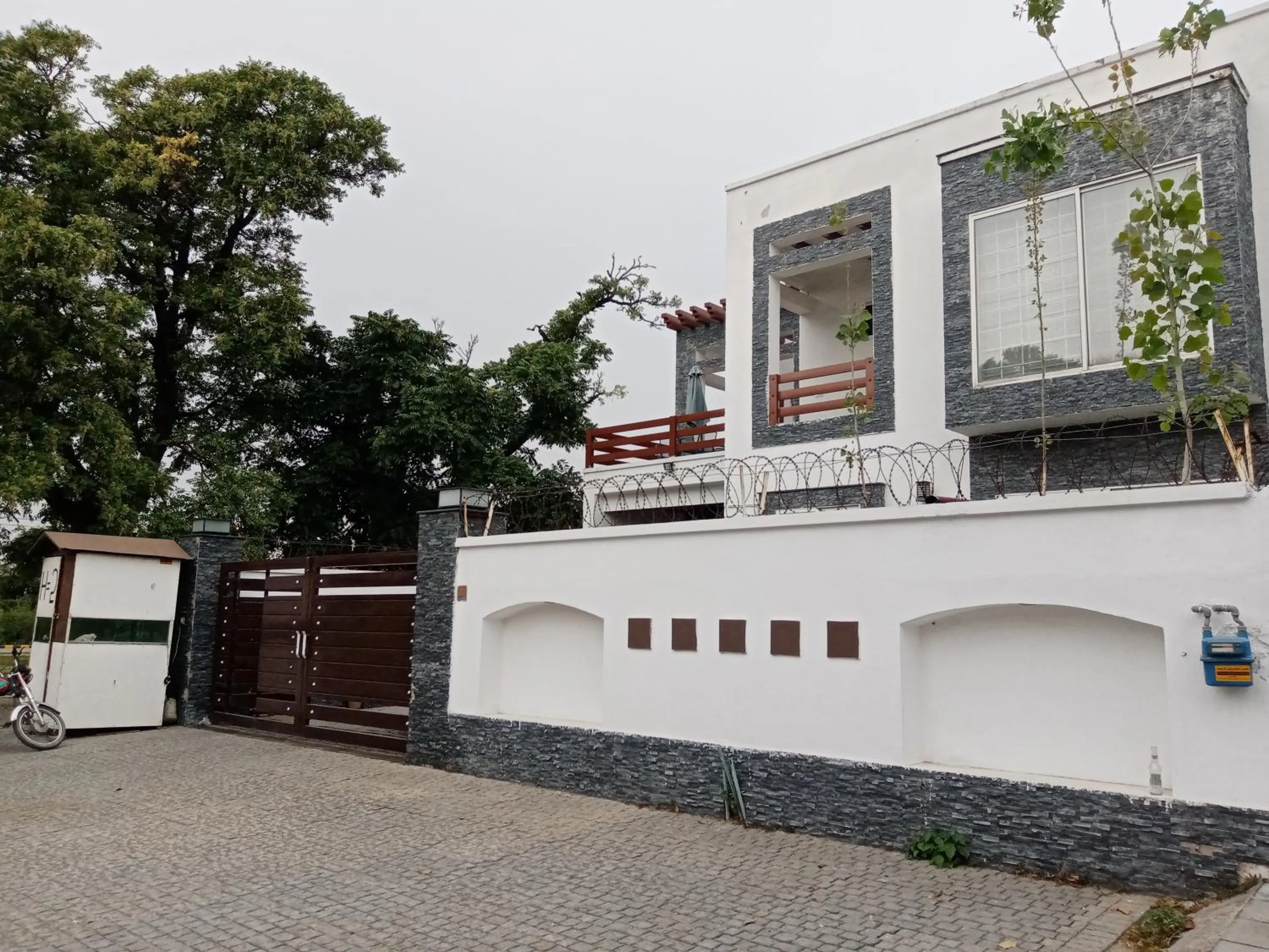 Crosswinds Guest House
