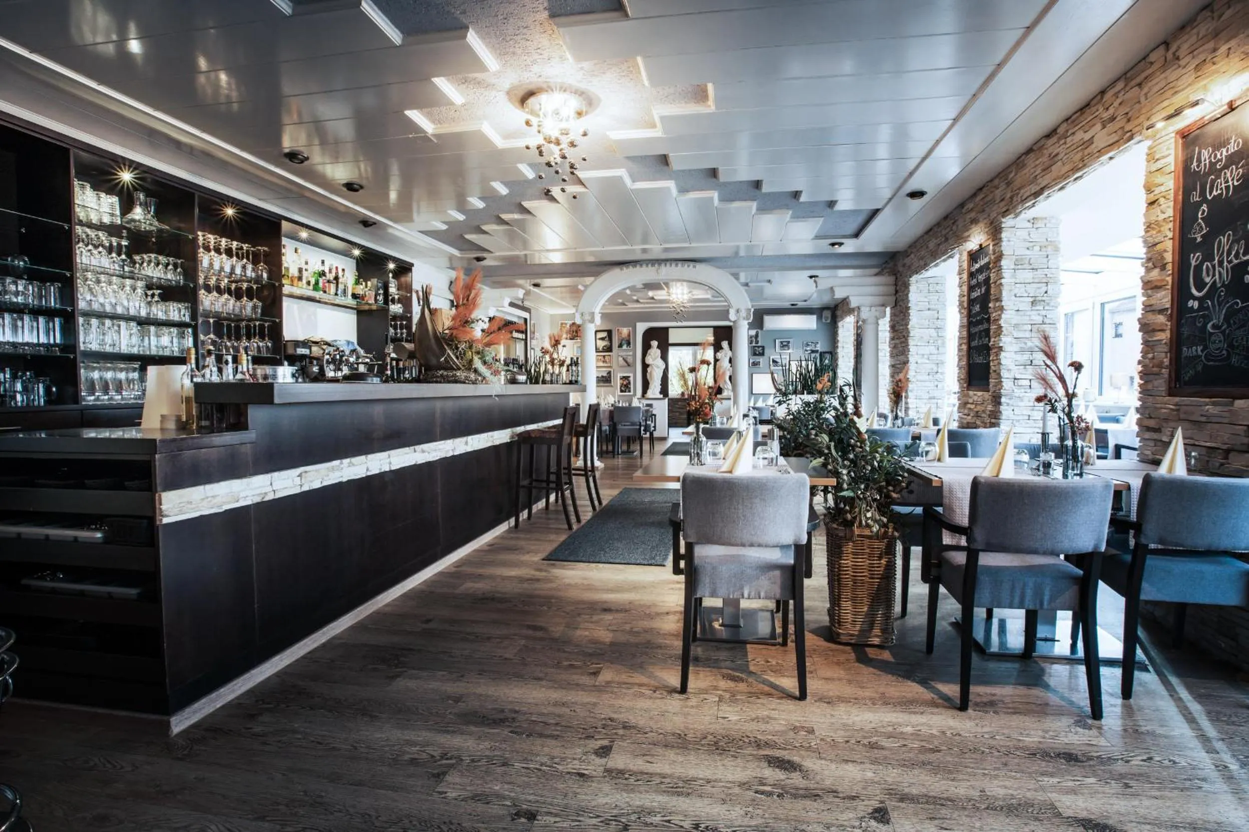 Restaurant/places to eat in Hotel & Restaurant Rizzelli Superior