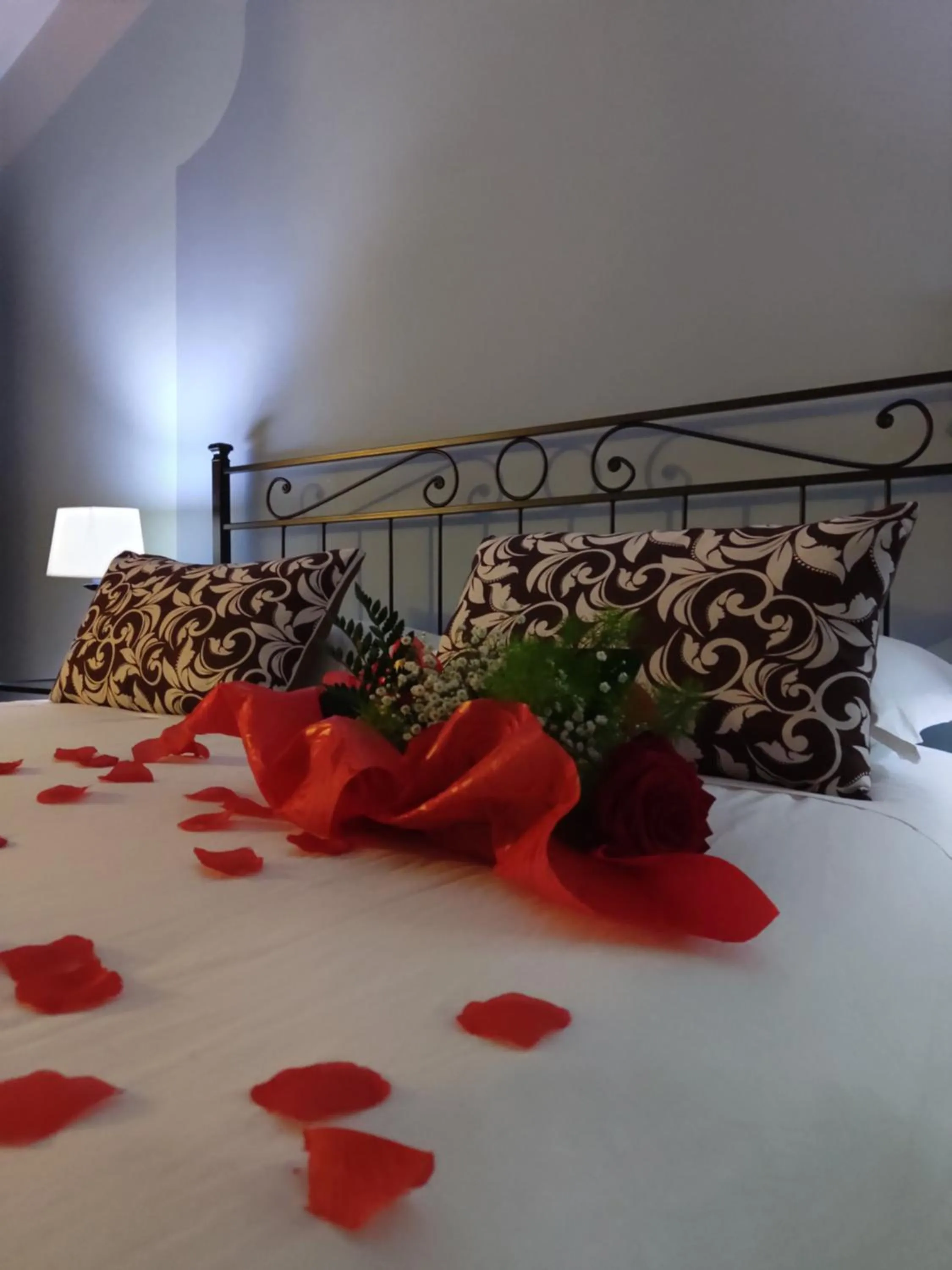 Decorative detail, Bed in DIMORA MARELLA Patrica - Frosinone