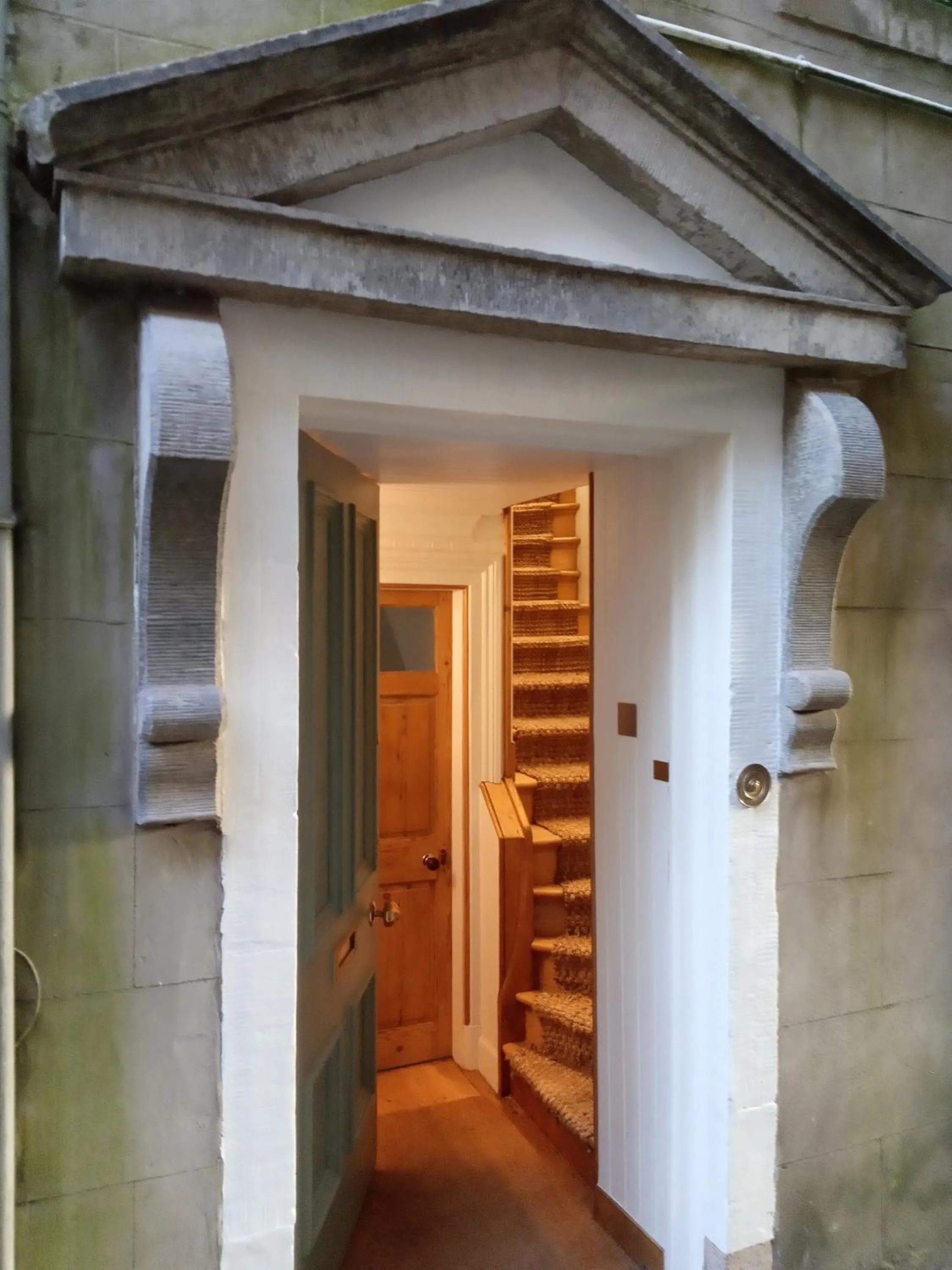 Facade/entrance in Kirkview House