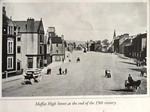 Shopping Area in Kirkview House