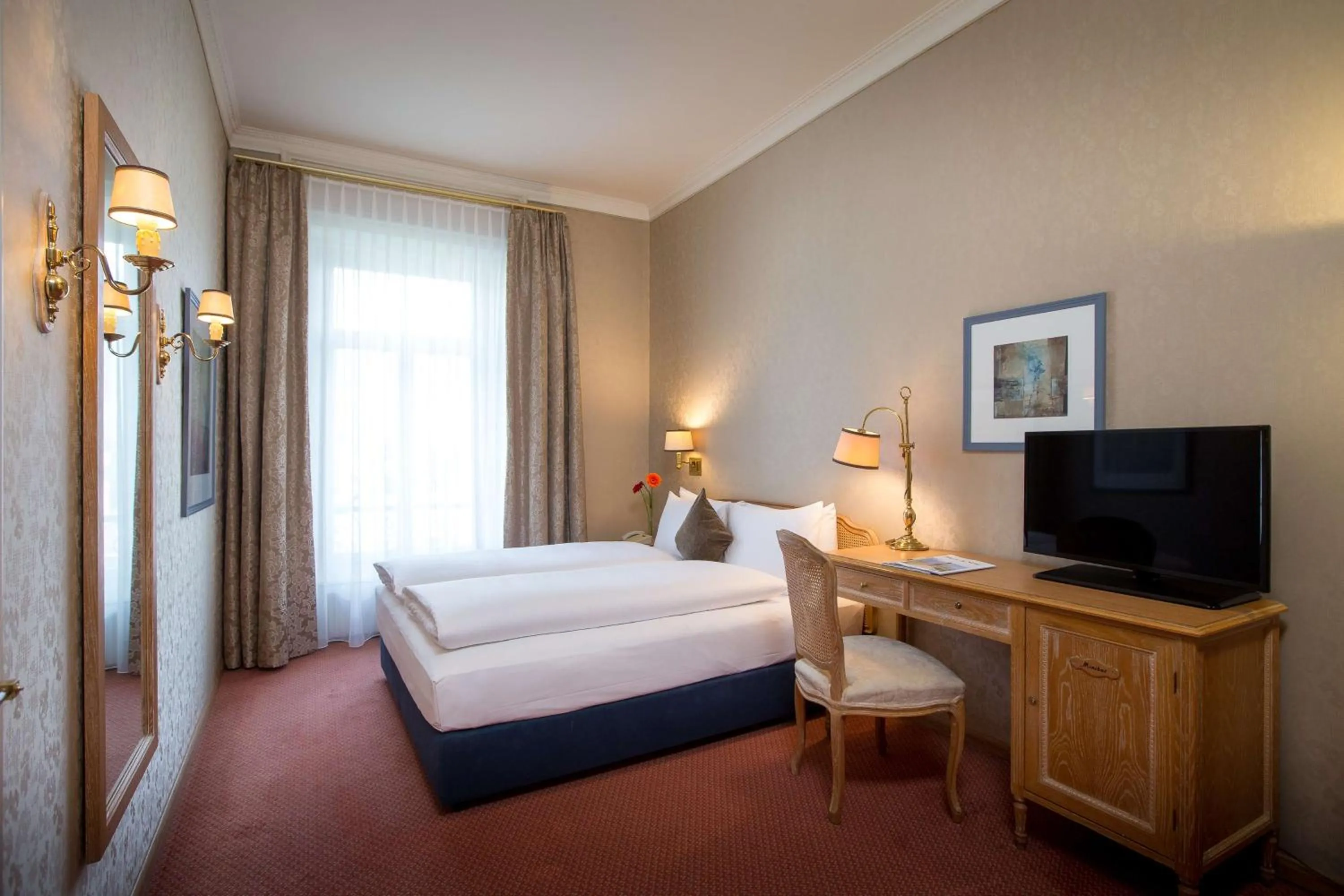 Bedroom, Bed in Grand Hotel Beau Rivage Interlaken