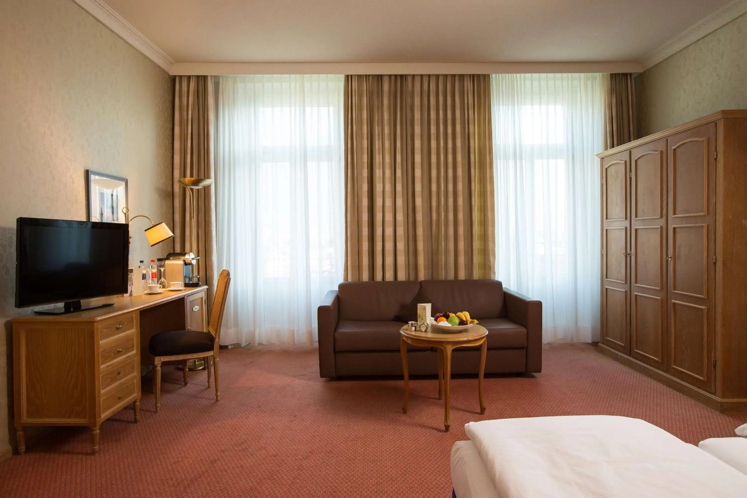 Bedroom, Bed in Grand Hotel Beau Rivage Interlaken