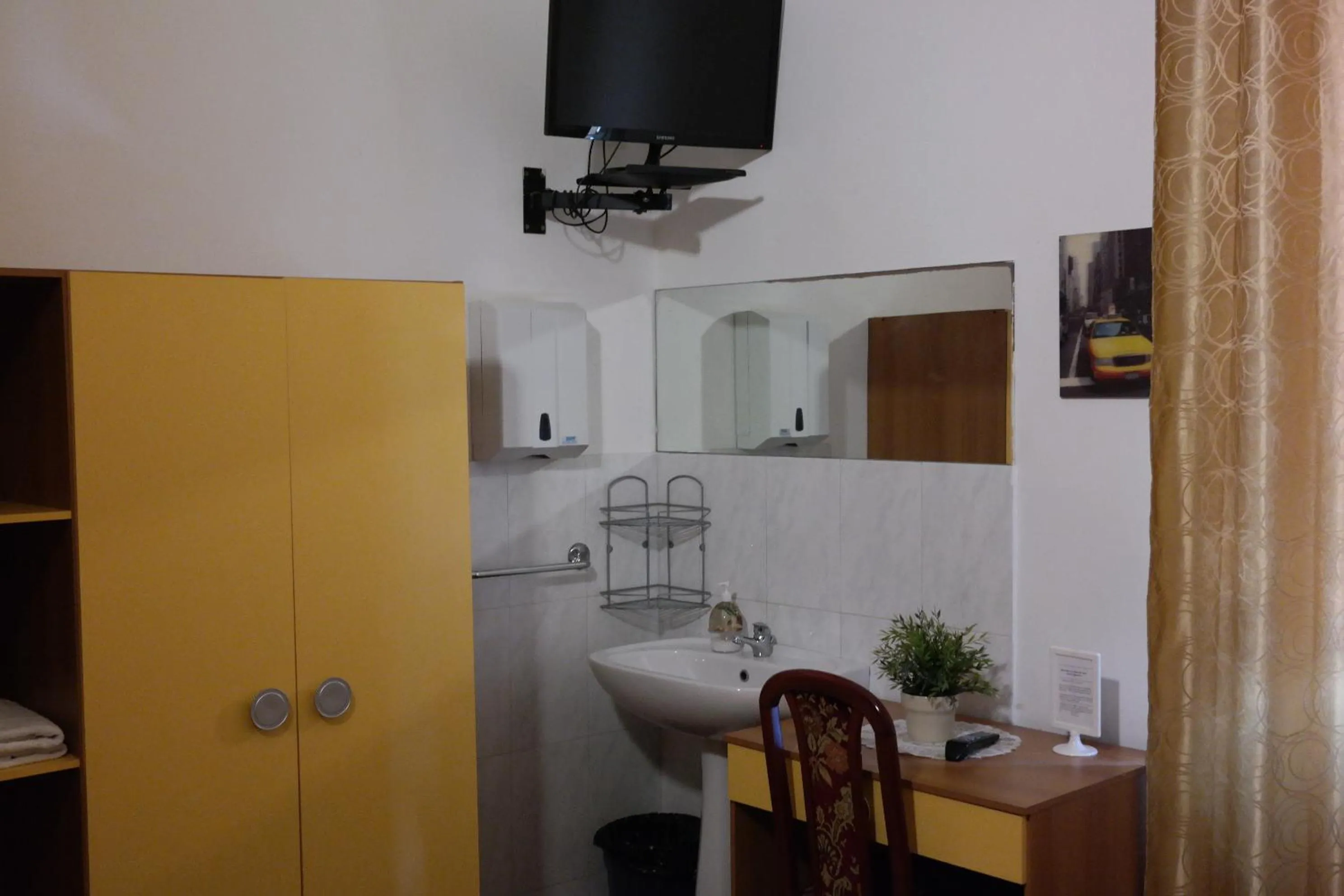 Photo of the whole room in Hotel Houston Livorno - Struttura Esclusivamente Turistica - Not for Business or Workers