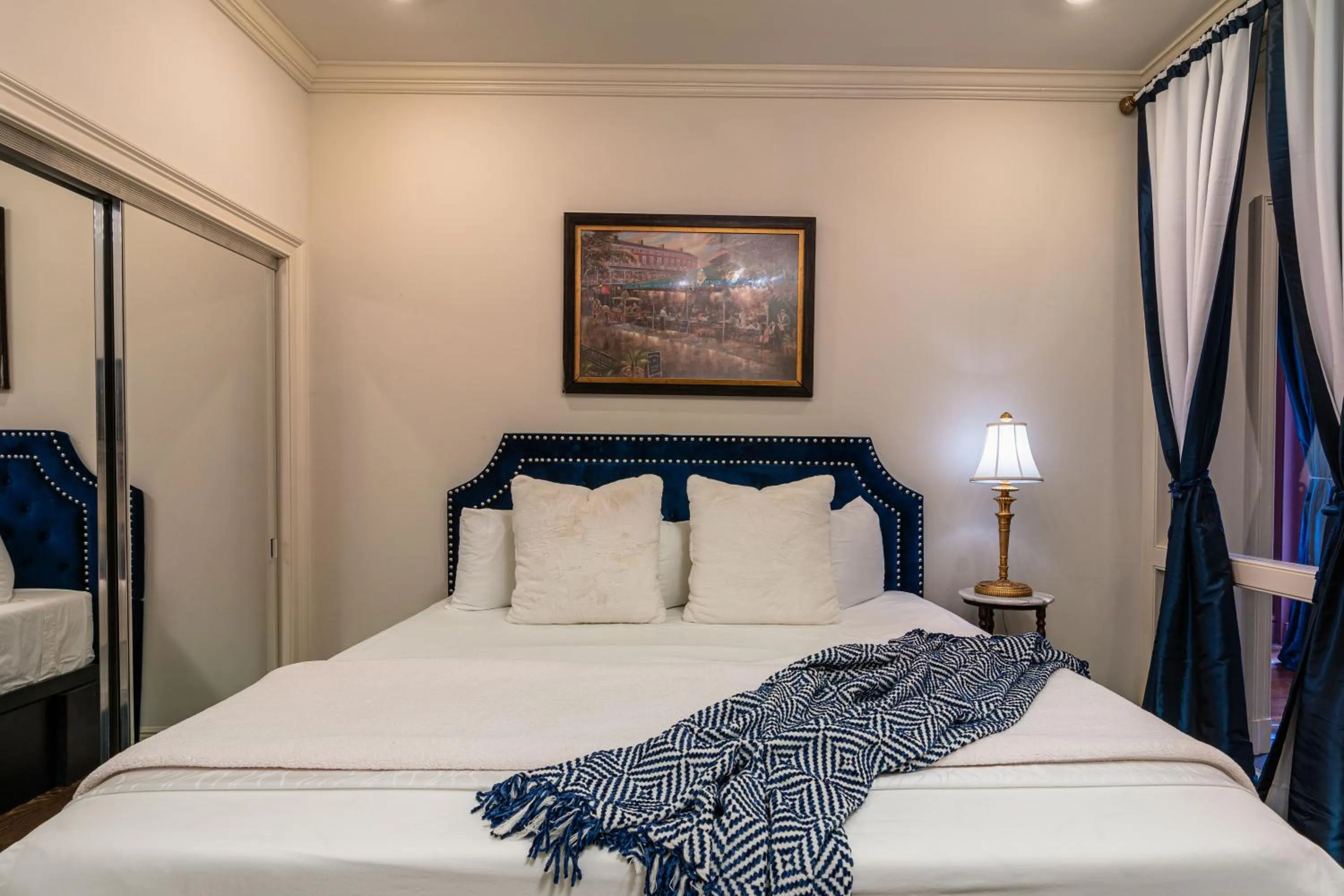 Bed in The Alexandre