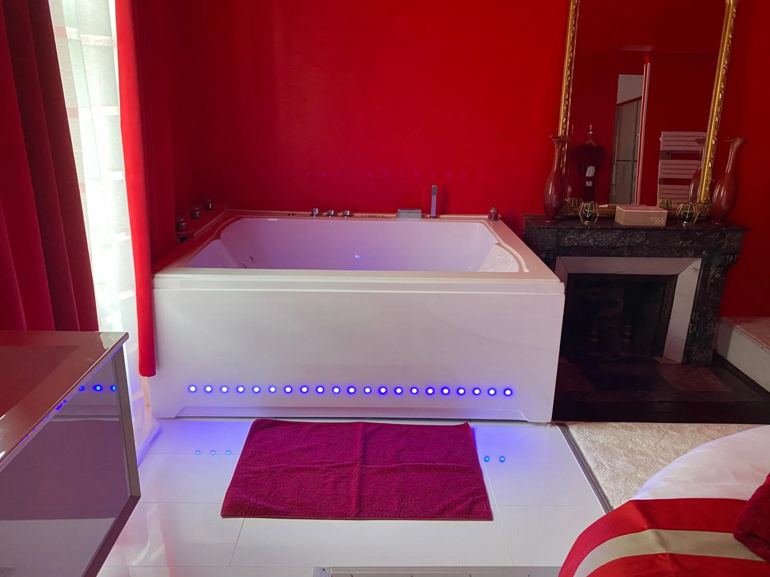 Bed in LE CHARME DE ST PIERRE