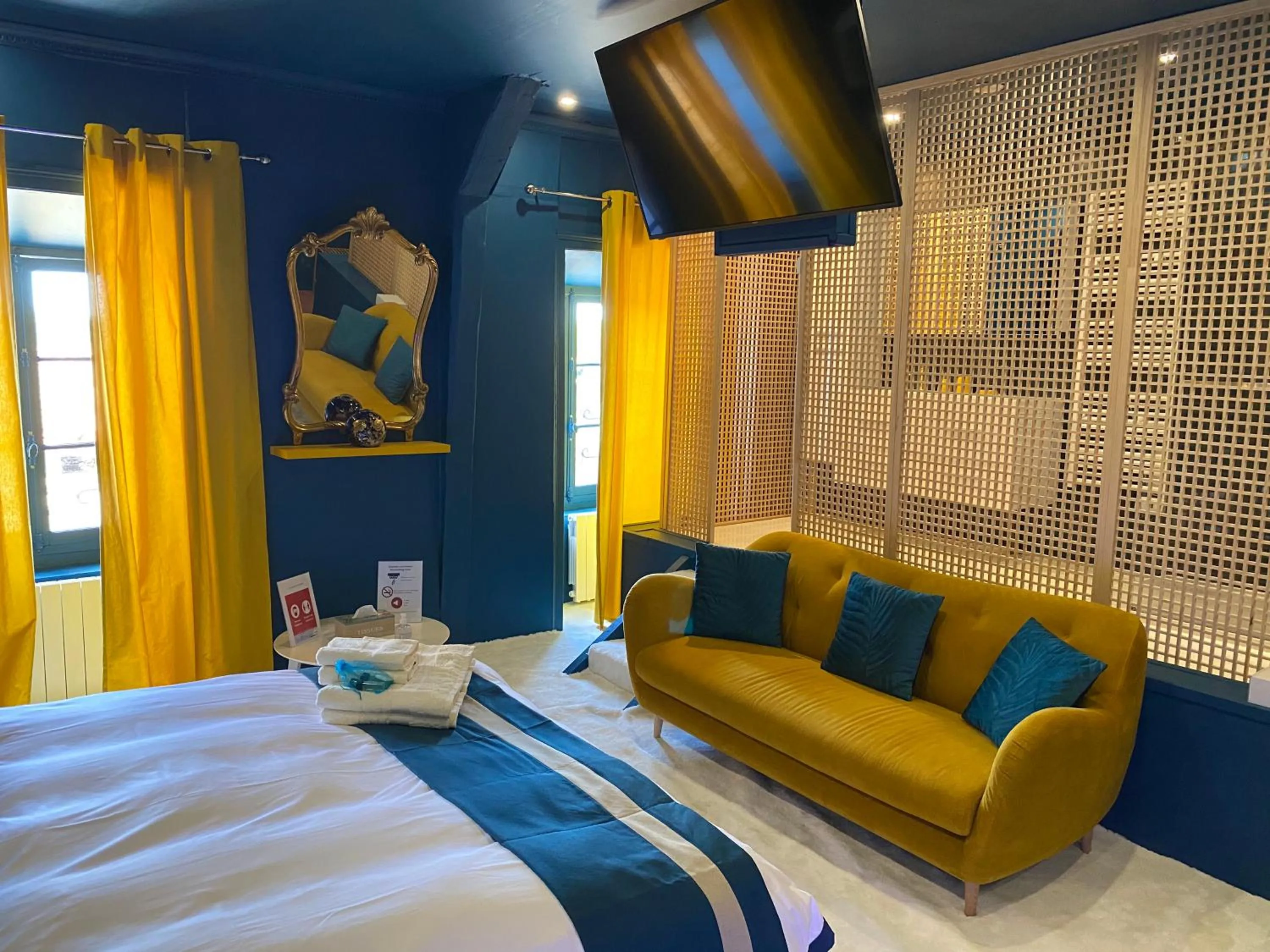 Bed in LE CHARME DE ST PIERRE