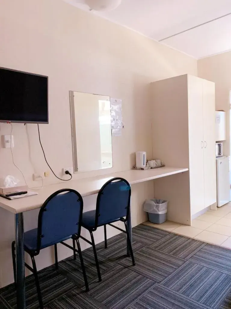 Standard Queen Room in Walgett Motel Standard Queen Room in Walgett Motel