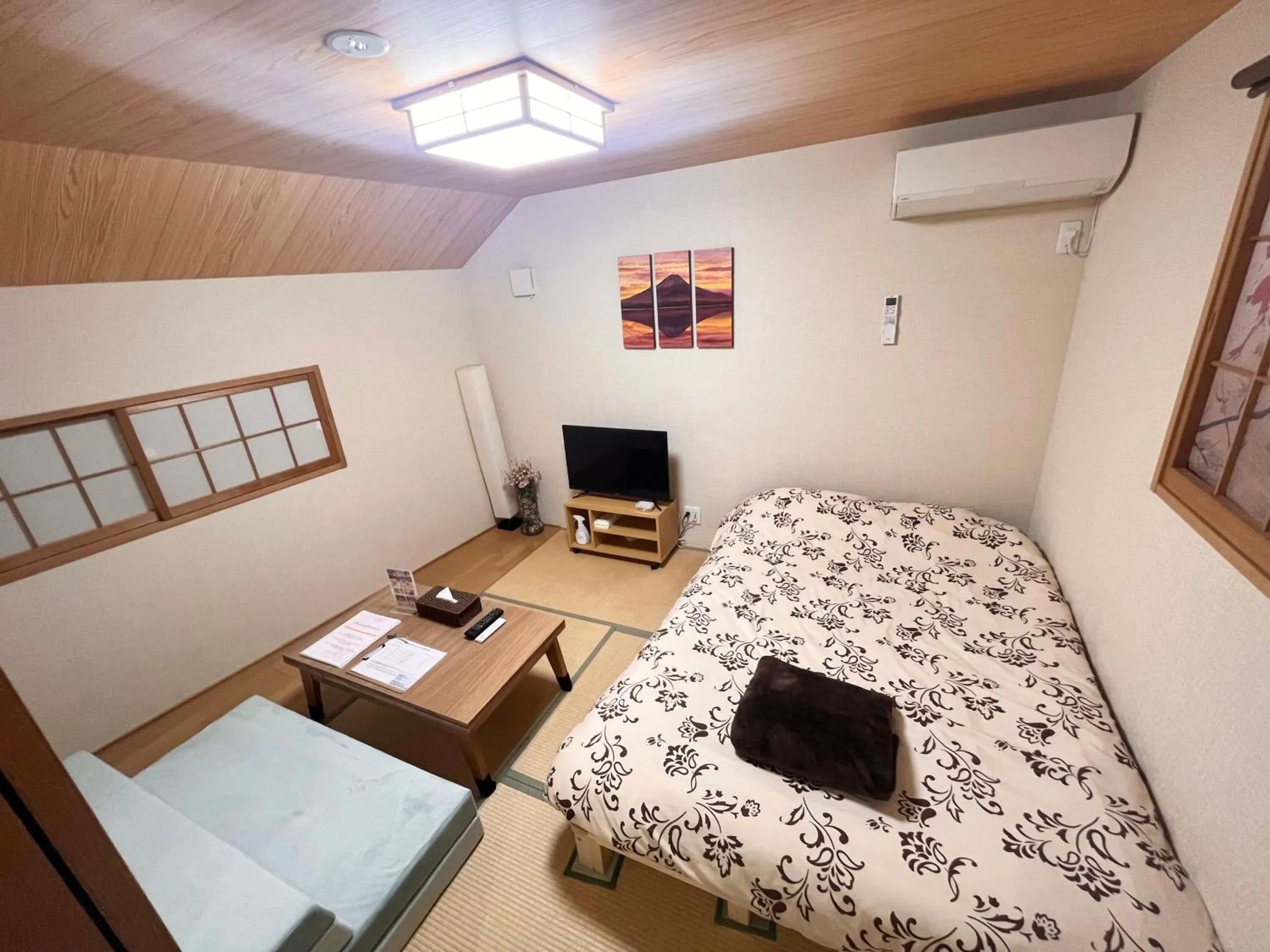 Bed in Hotel EL Shinjuku 6