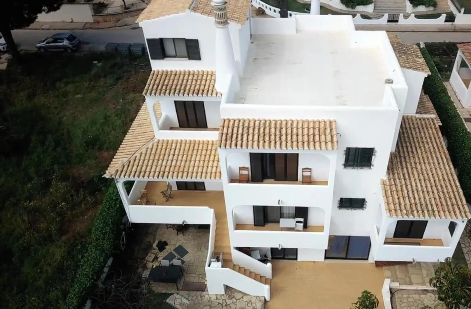 Property building in Blife Sun Hostel & Rooms