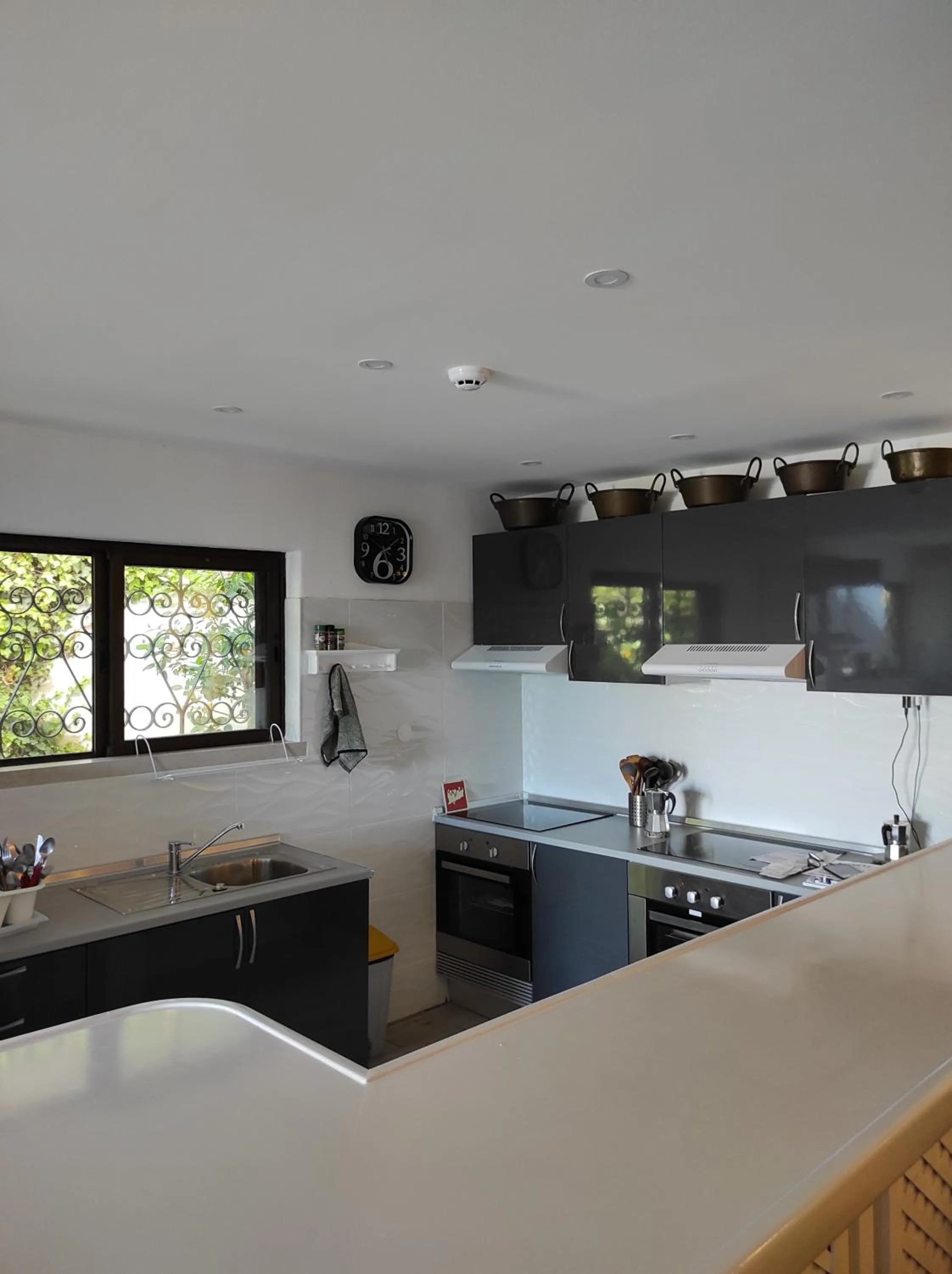 Communal kitchen in Blife Sun Hostel & Rooms