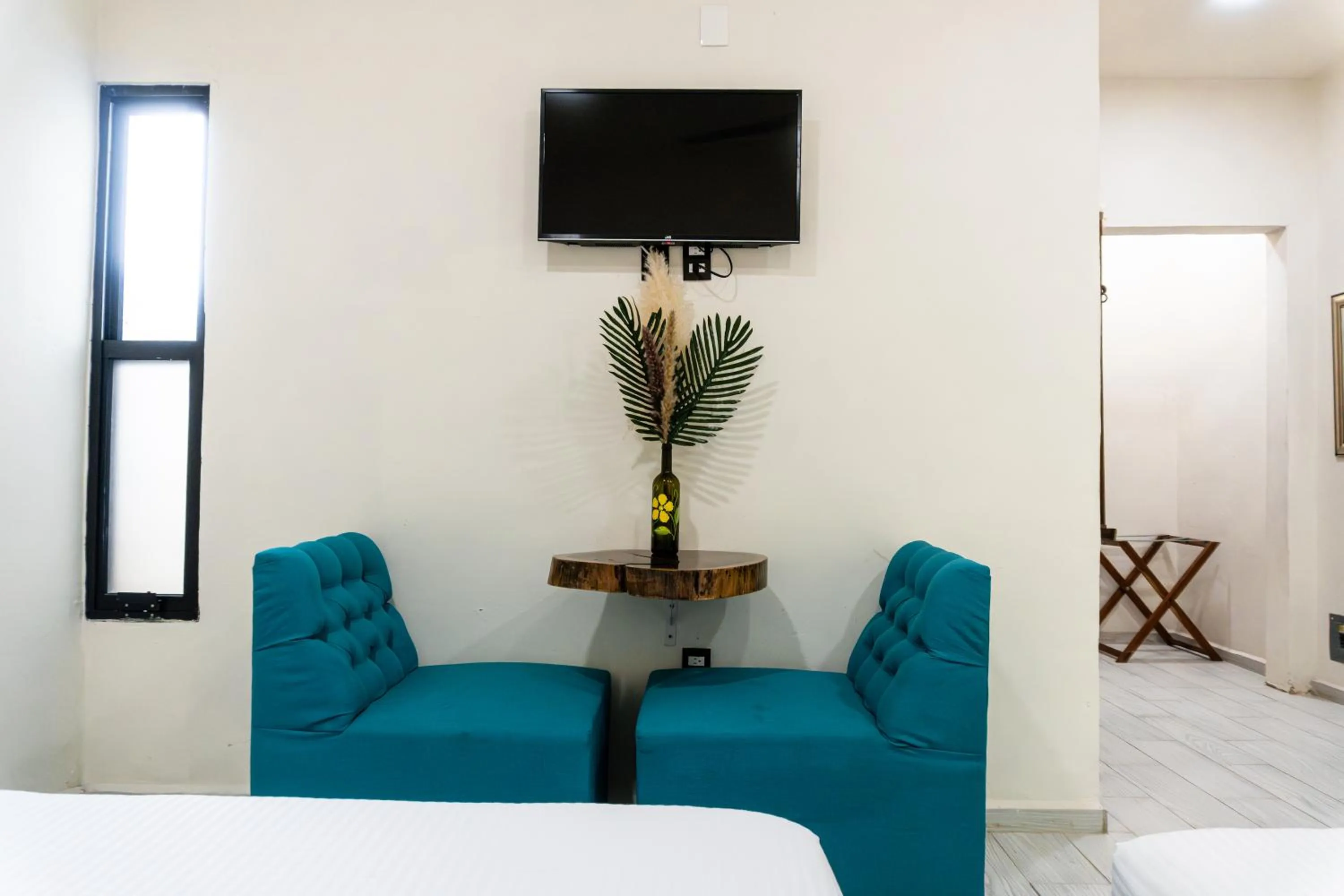 Communal lounge/ TV room in Hotel Brisas Bacalar