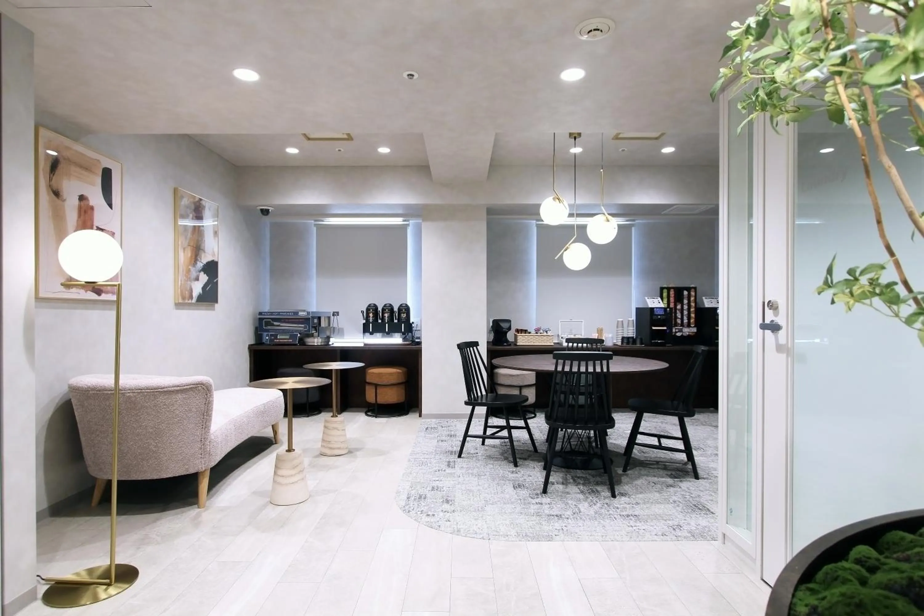 Lounge or bar in KOKO HOTEL Ginza-1chome