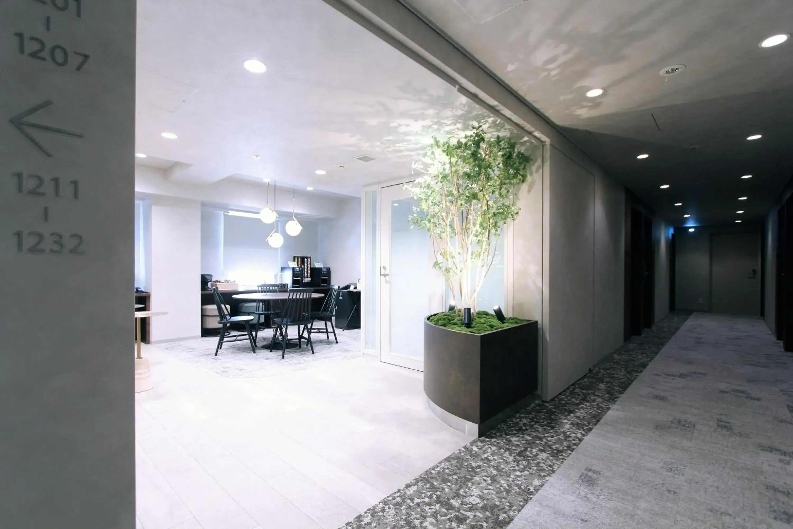 Lounge or bar in KOKO HOTEL Ginza-1chome Lounge or bar in KOKO HOTEL Ginza-1chome
