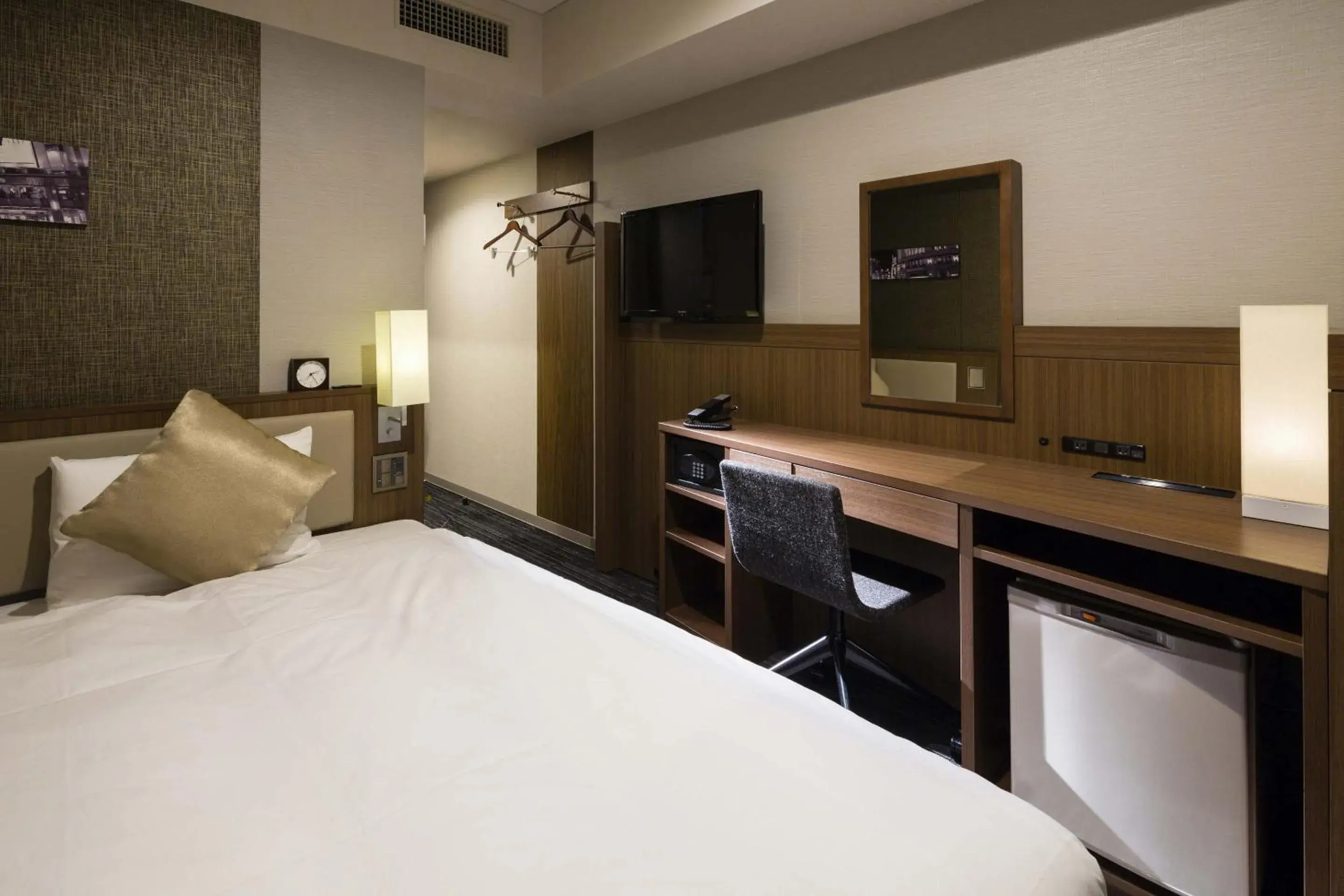 Photo of the whole room, Bed in KOKO HOTEL Ginza-1chome Photo of the whole room, Bed in KOKO HOTEL Ginza-1chome