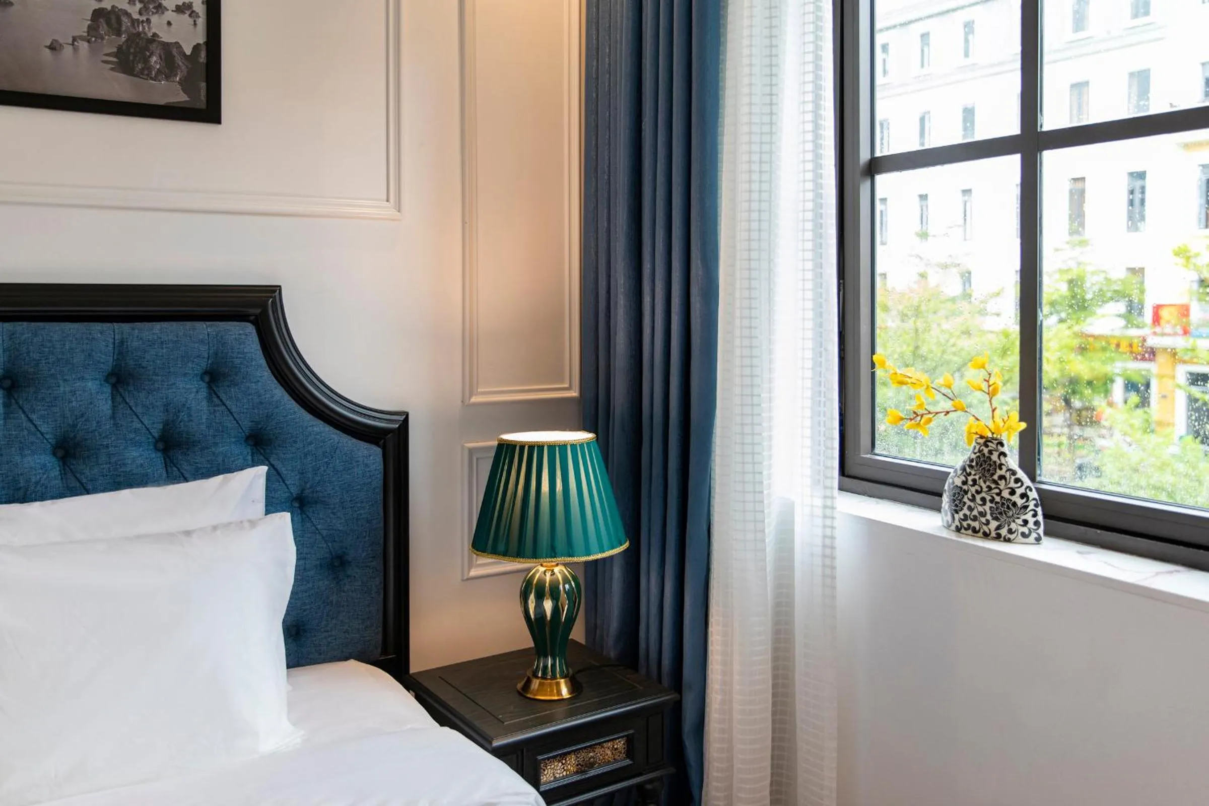 Breakfast, Bed in Ha Long Essence Hotel