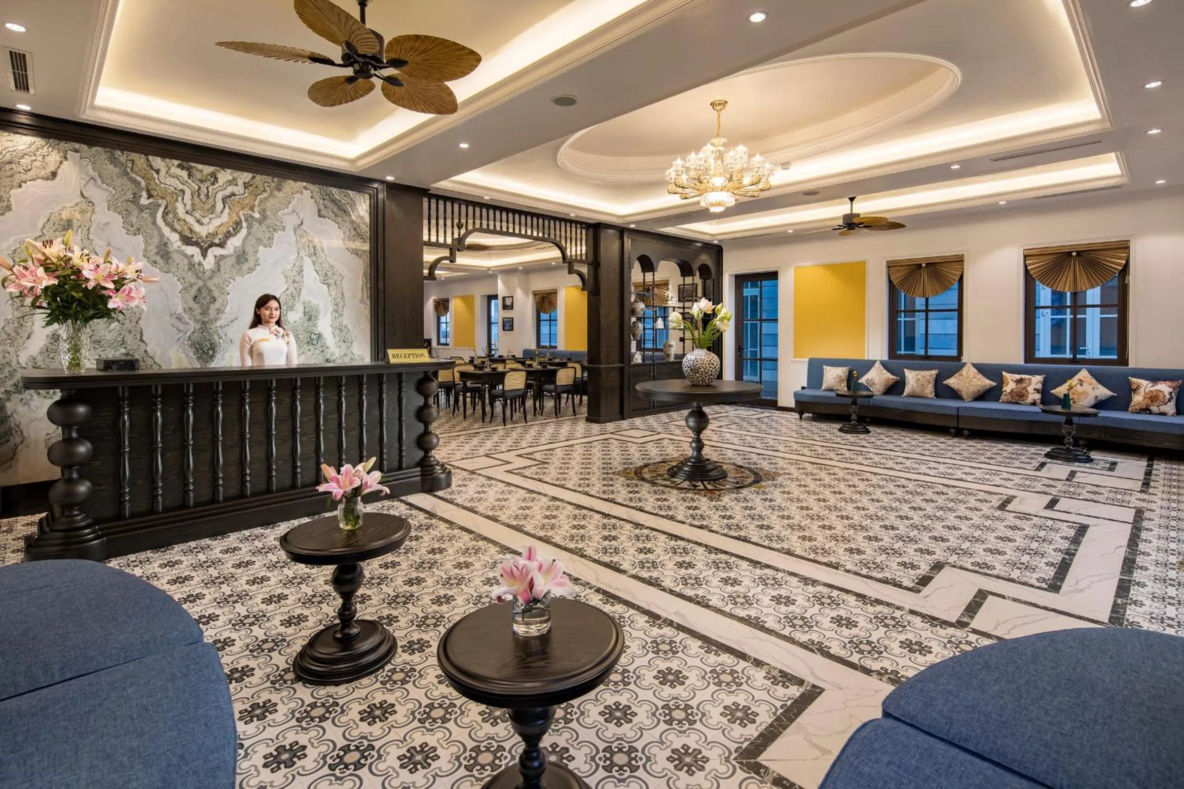 Property building in Ha Long Essence Hotel