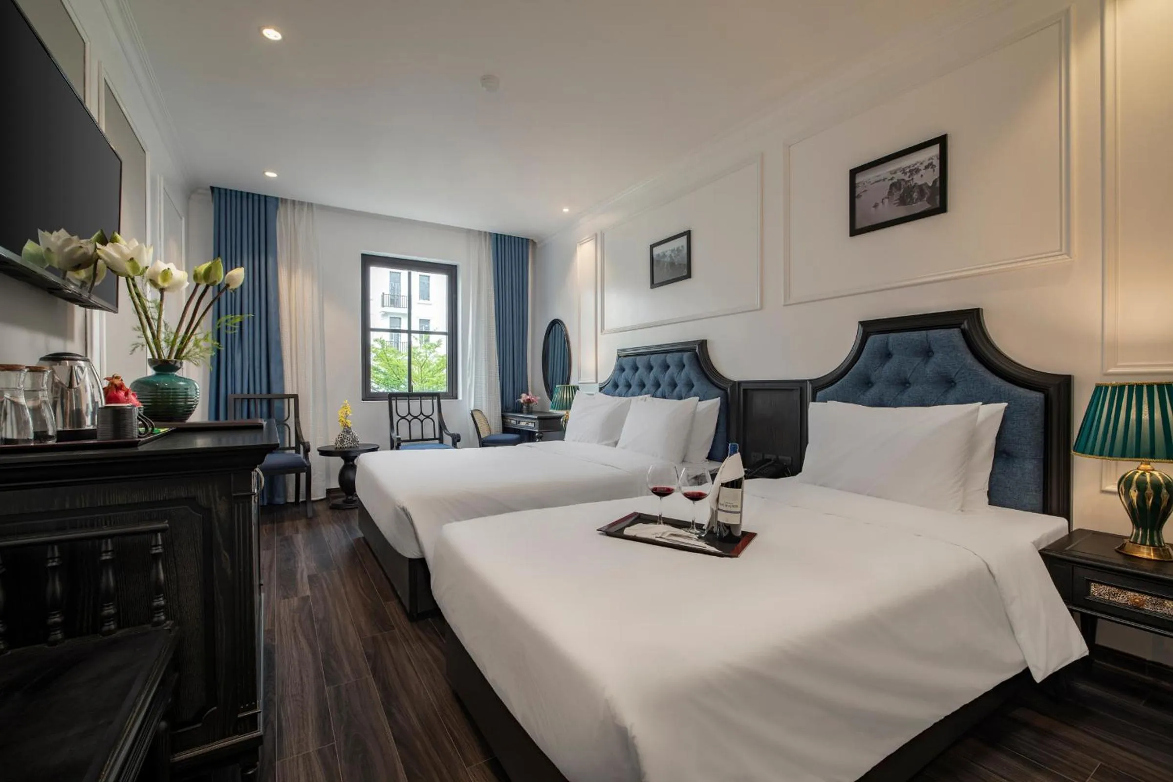 Property building, Bed in Ha Long Essence Hotel