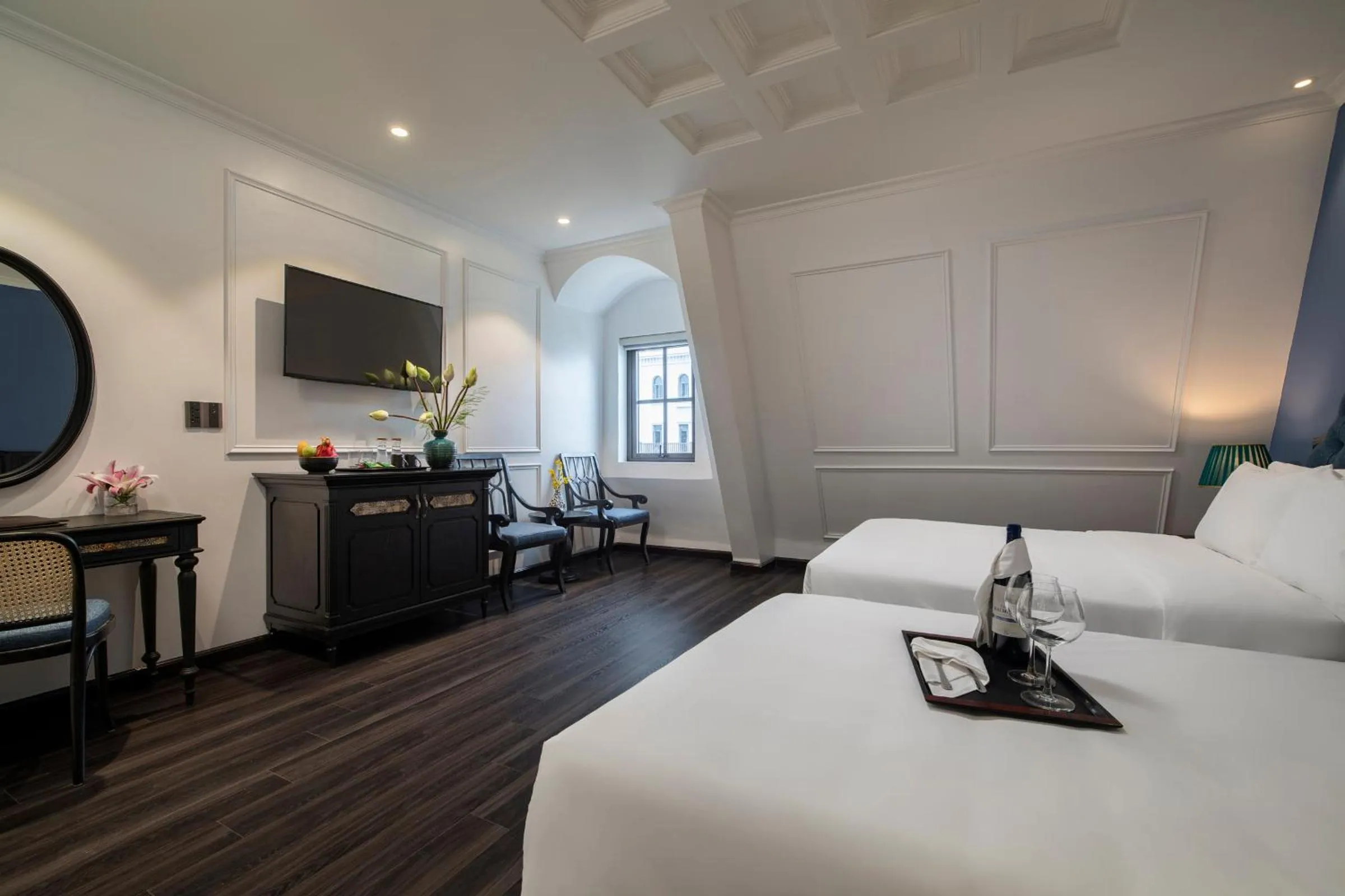 Living room, Bed in Ha Long Essence Hotel