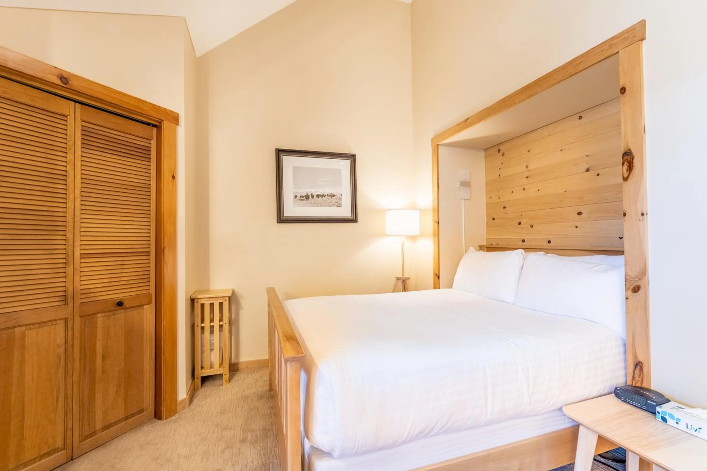 Bedroom, Bed in Buffalo Lodge by Summit County Mountain Retreats