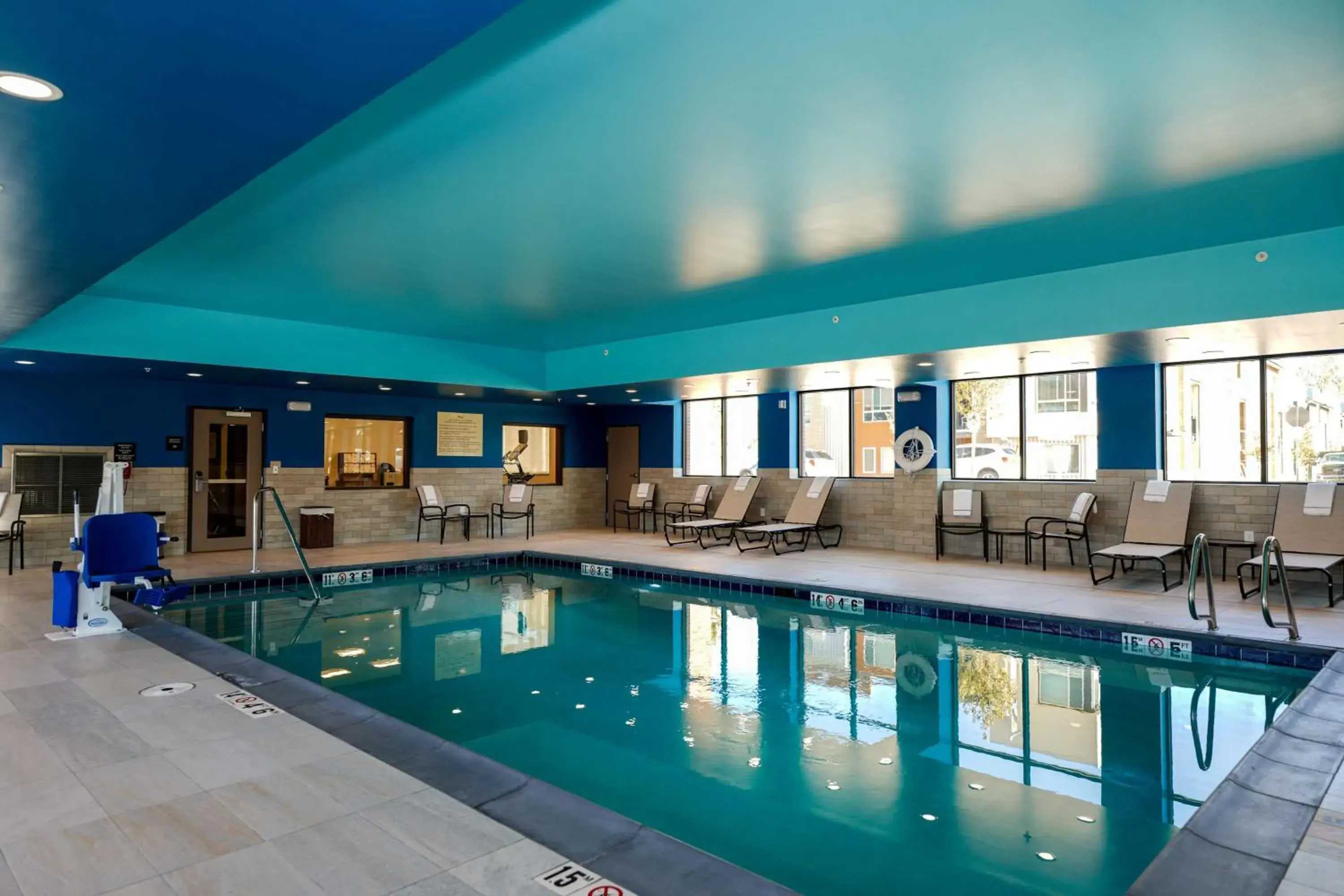 Pool view in Hampton Inn & Suites Aurora South, Co Pool view in Hampton Inn & Suites Aurora South, Co