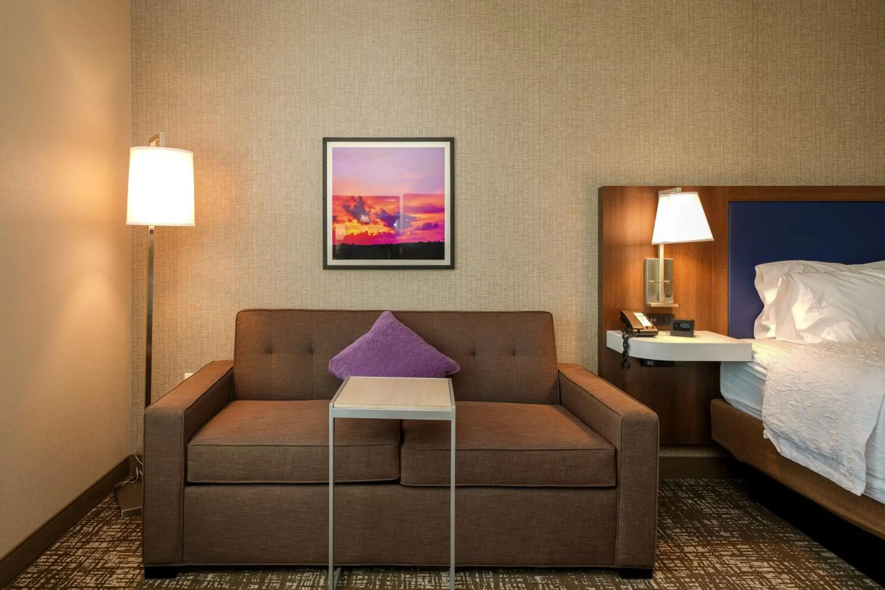 Living room, Bed in Hampton Inn & Suites Aurora South, Co Living room, Bed in Hampton Inn & Suites Aurora South, Co