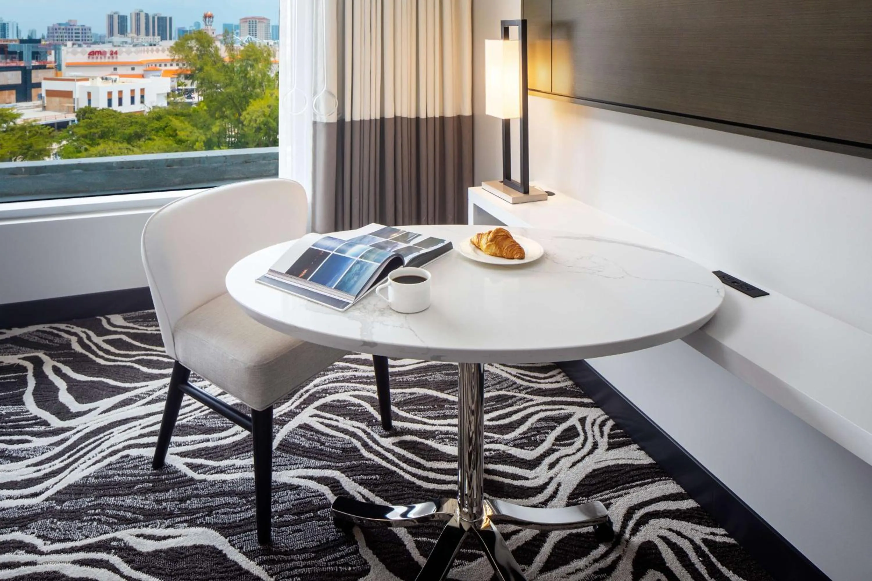 Living room in Hilton Miami Aventura