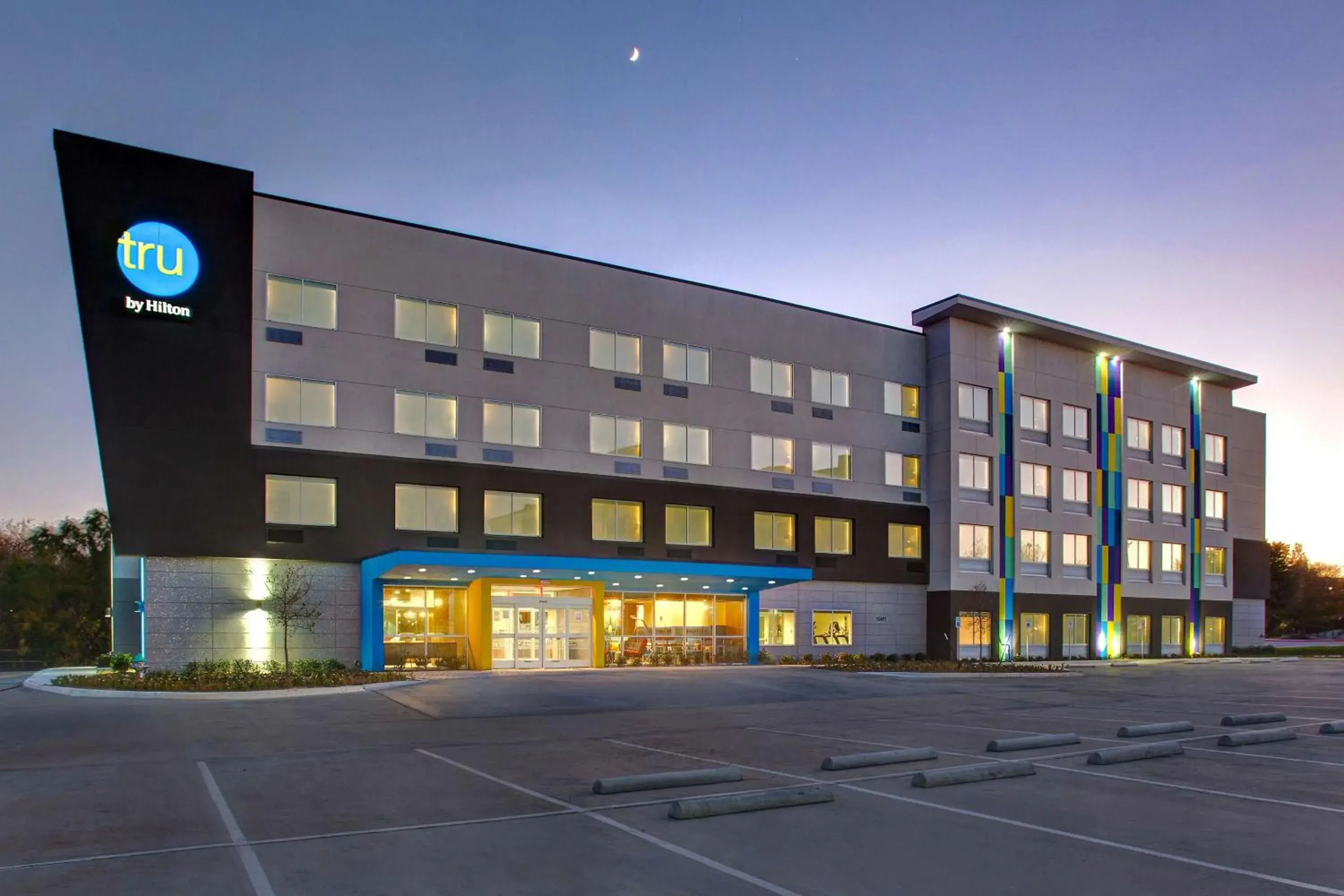 Property building in Tru By Hilton Northlake Fort Worth, Tx Property building in Tru By Hilton Northlake Fort Worth, Tx