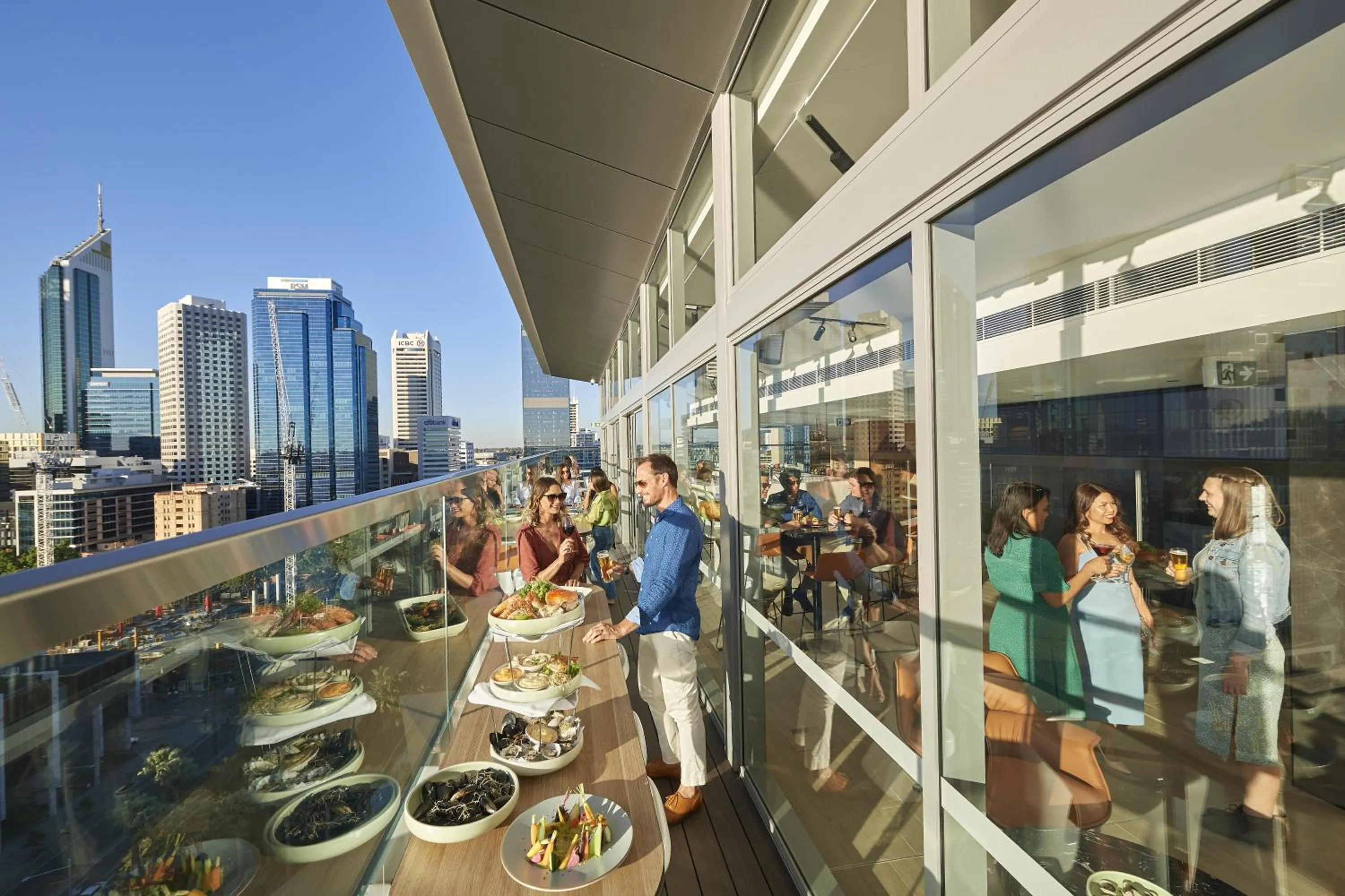 Dining area in Doubletree By Hilton Perth Waterfront