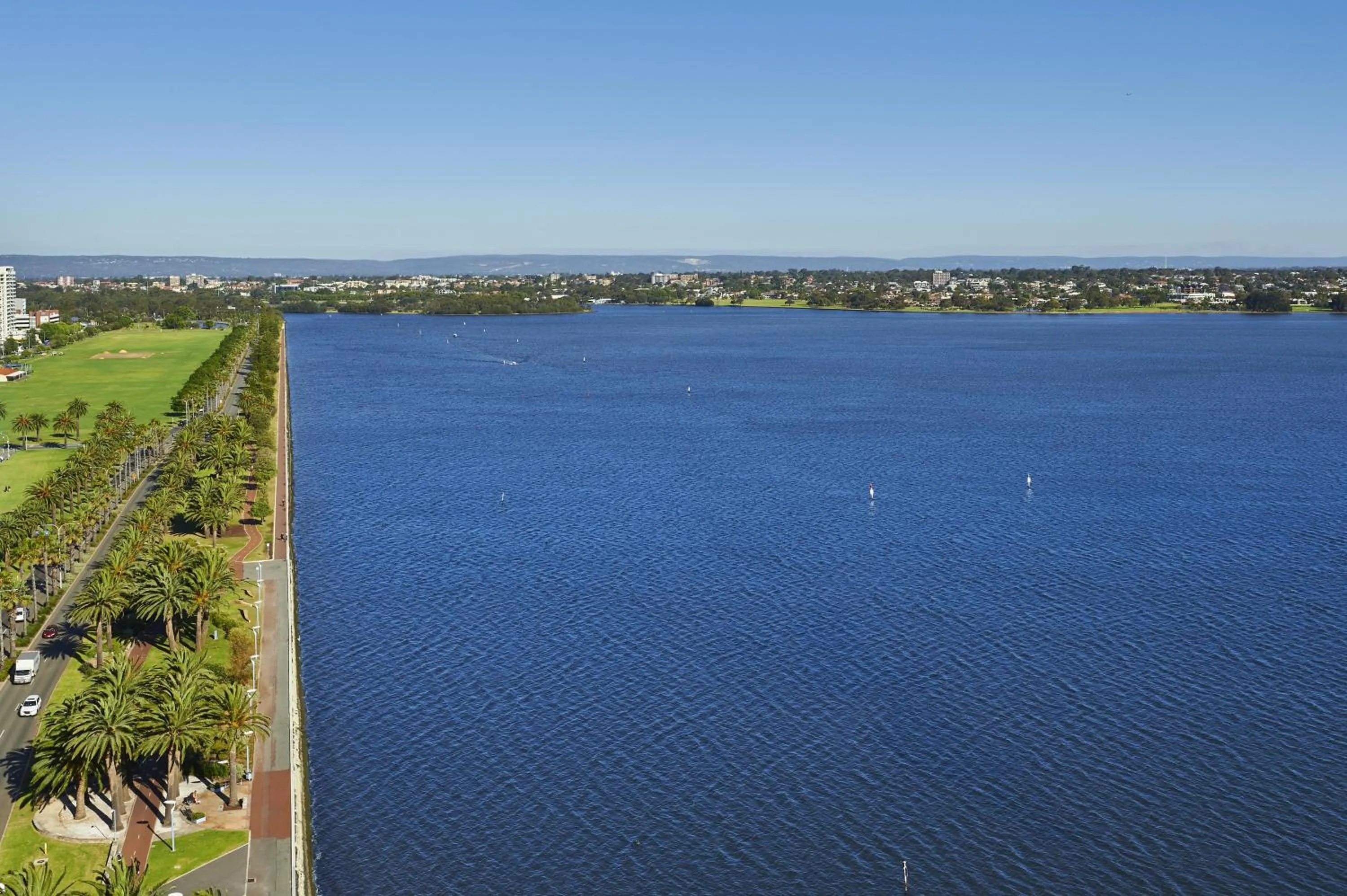 Property building in Doubletree By Hilton Perth Waterfront